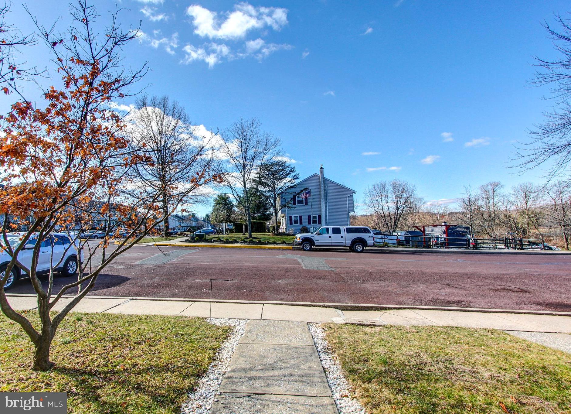 COLONIAL VIL - Residential