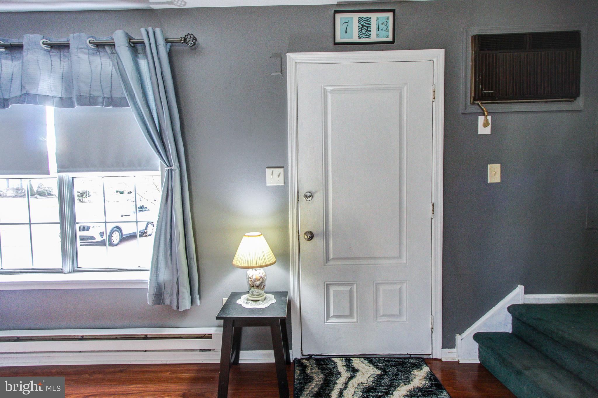 COLONIAL VIL - Residential