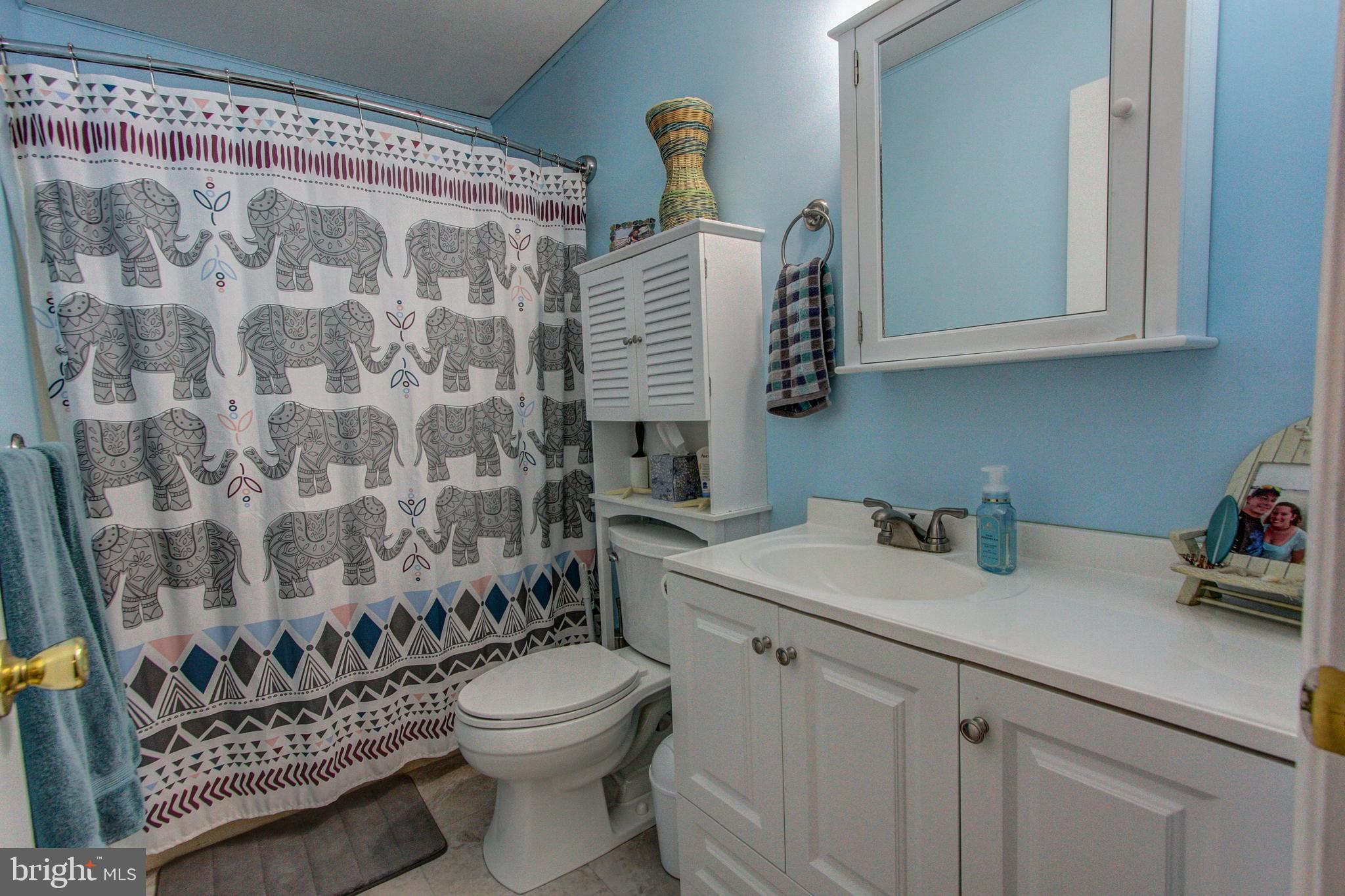 COLONIAL VIL - Residential