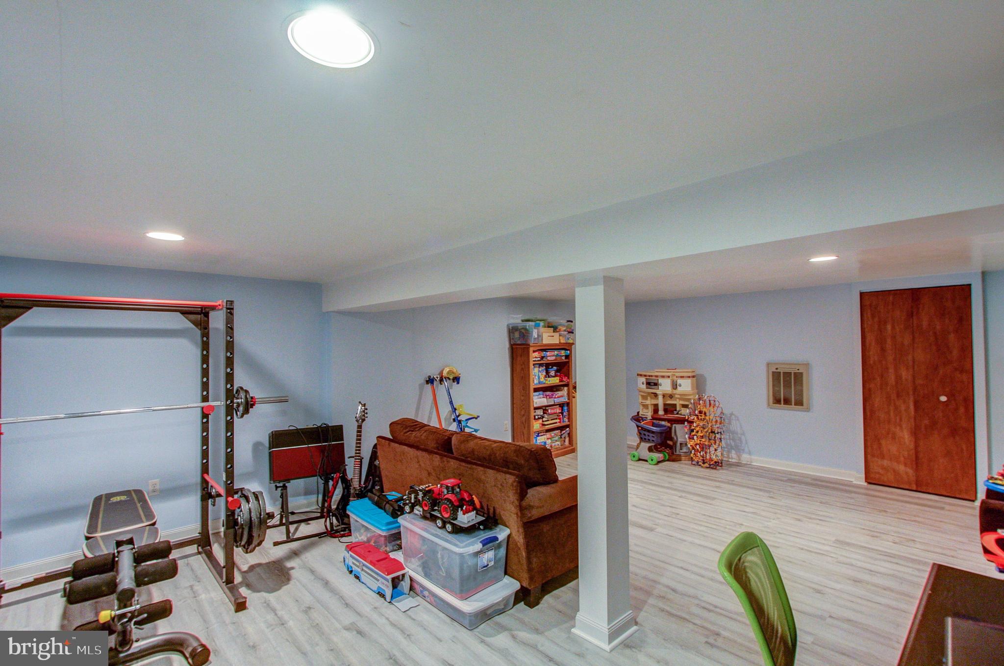 COLONIAL VIL - Residential