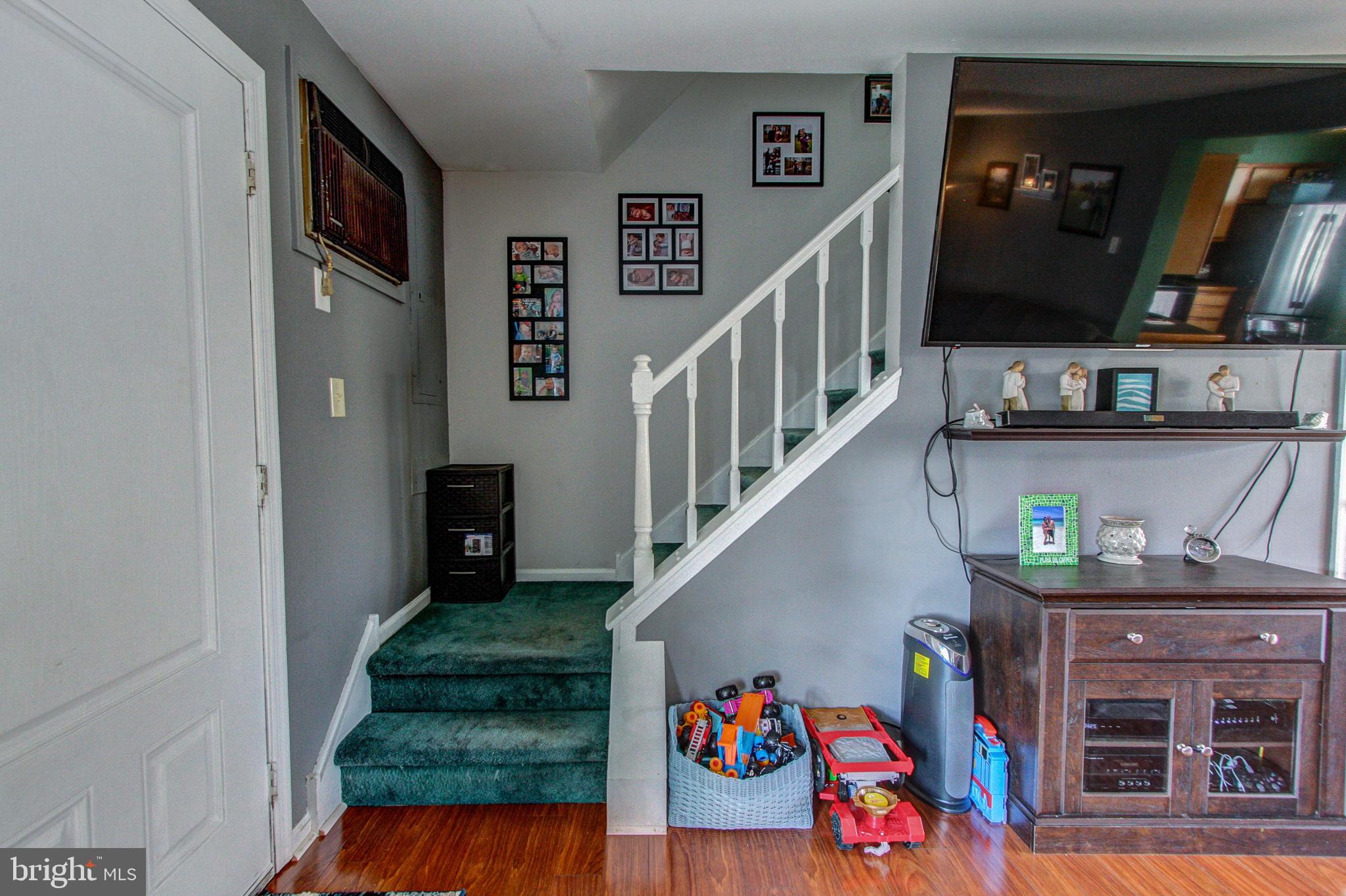 COLONIAL VIL - Residential