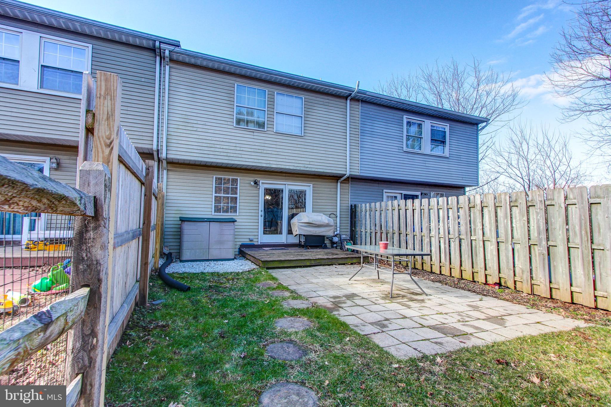 COLONIAL VIL - Residential