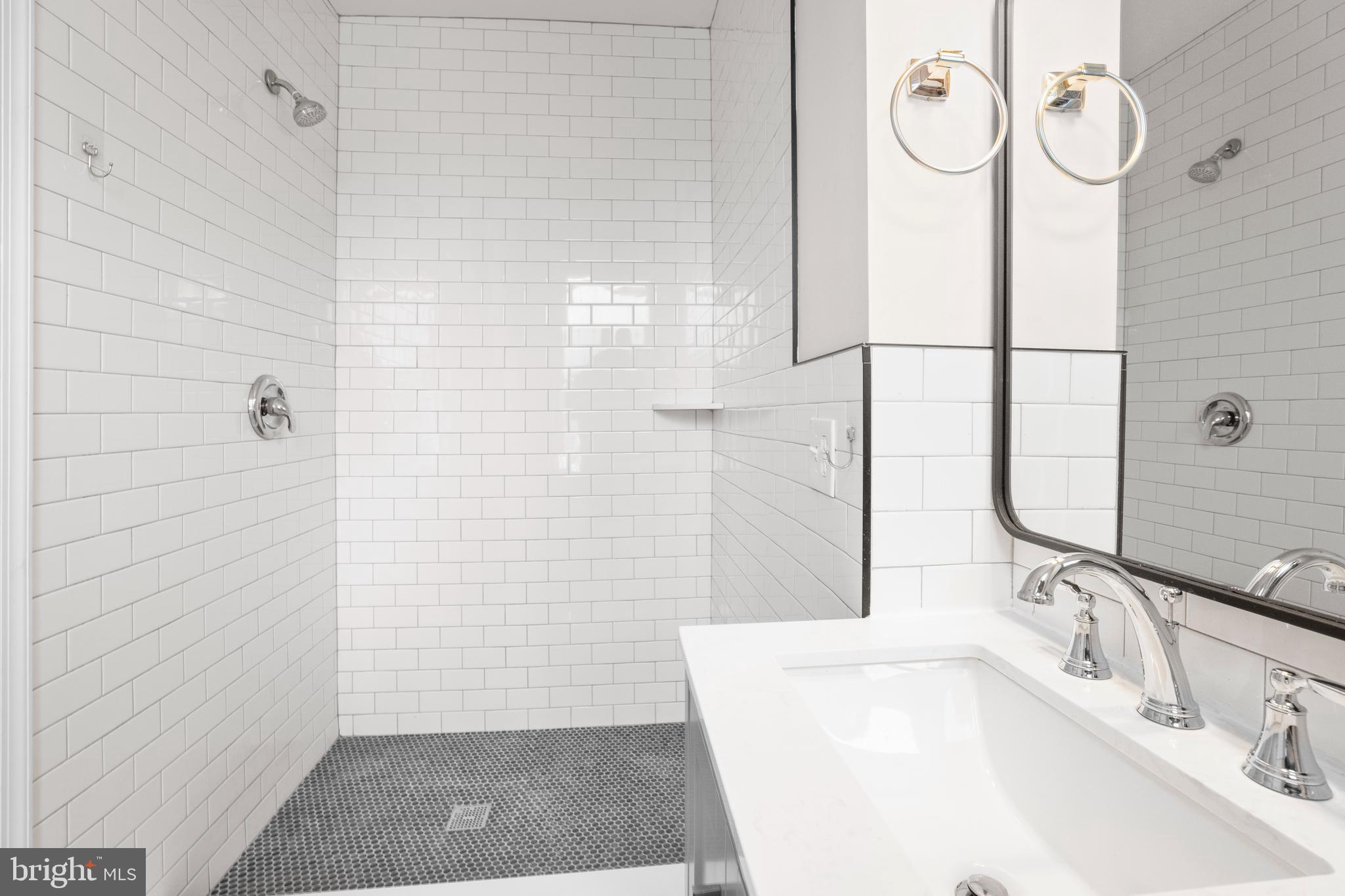CHARLES VILLAGE - Residential Lease