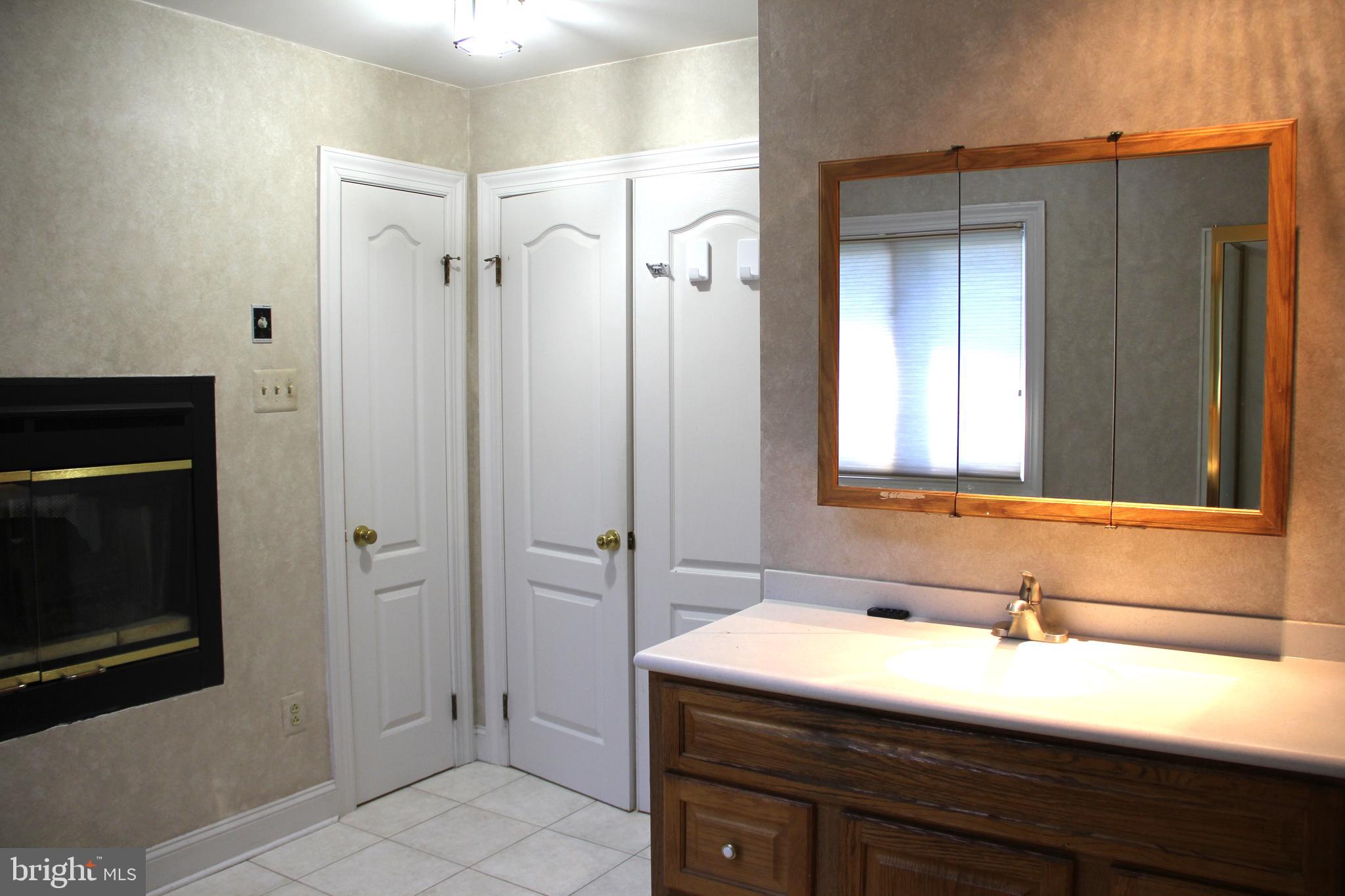 DAYLESFORD LAKE - Residential Lease