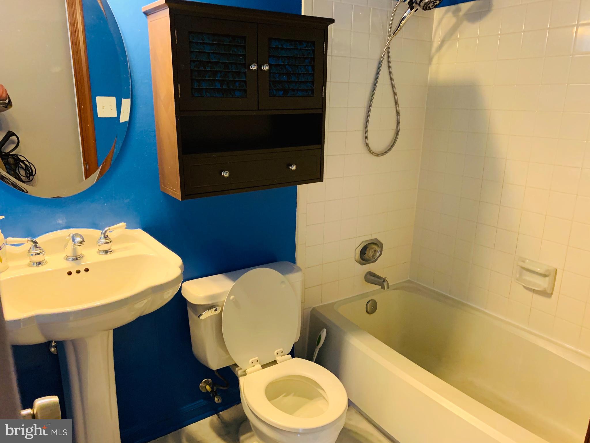 GREEN HILLS - Residential Lease