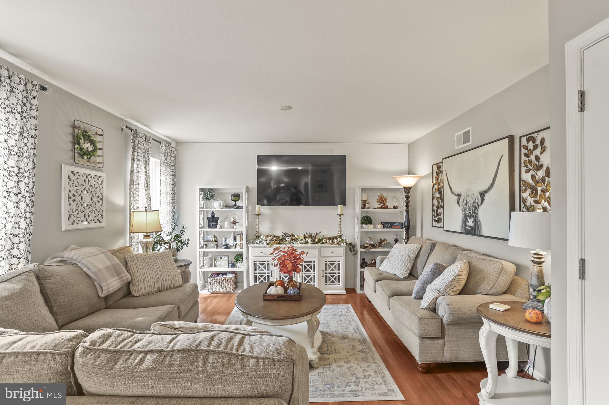 WHISPERING  RUN - Residential