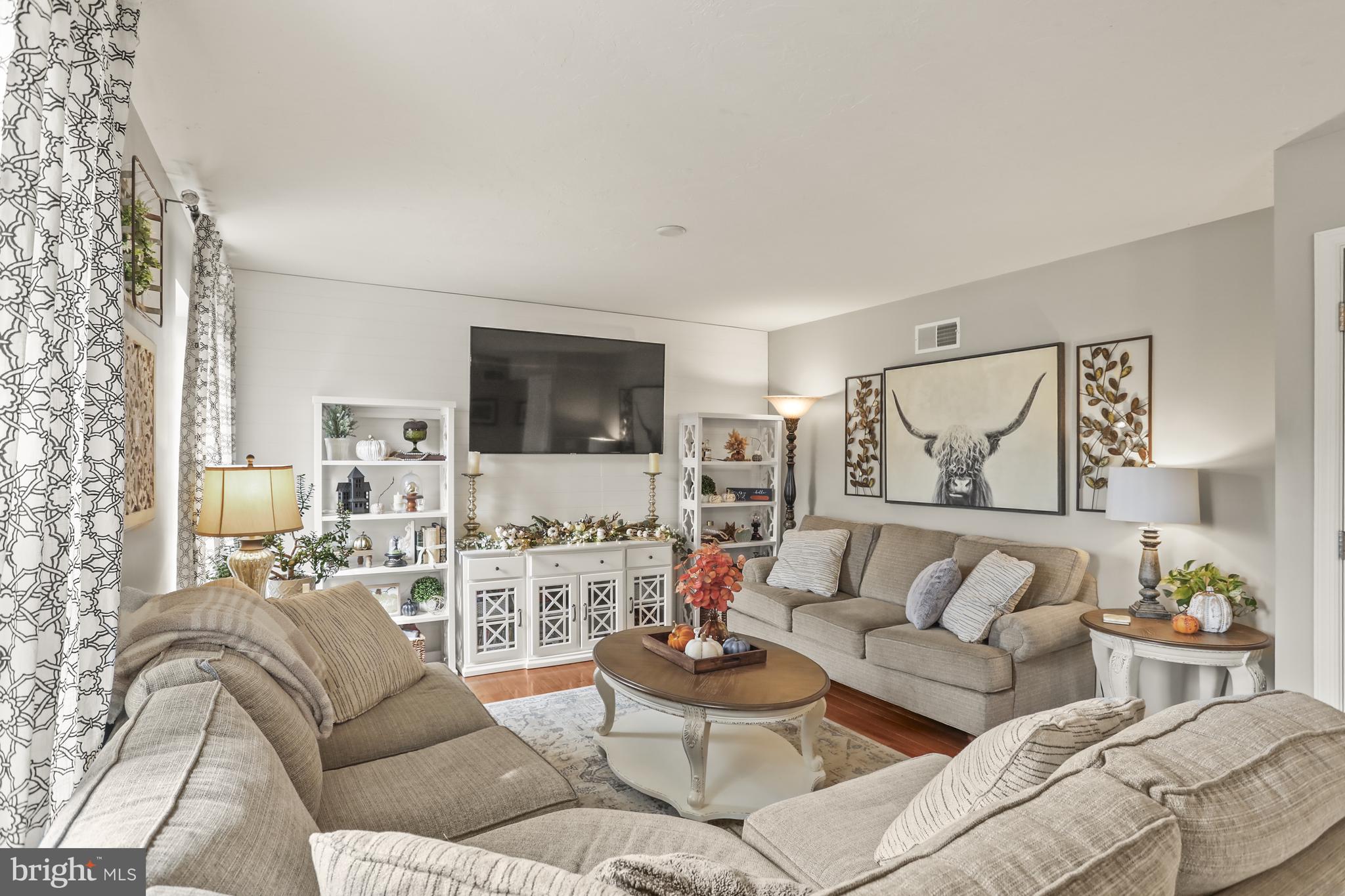 WHISPERING  RUN - Residential