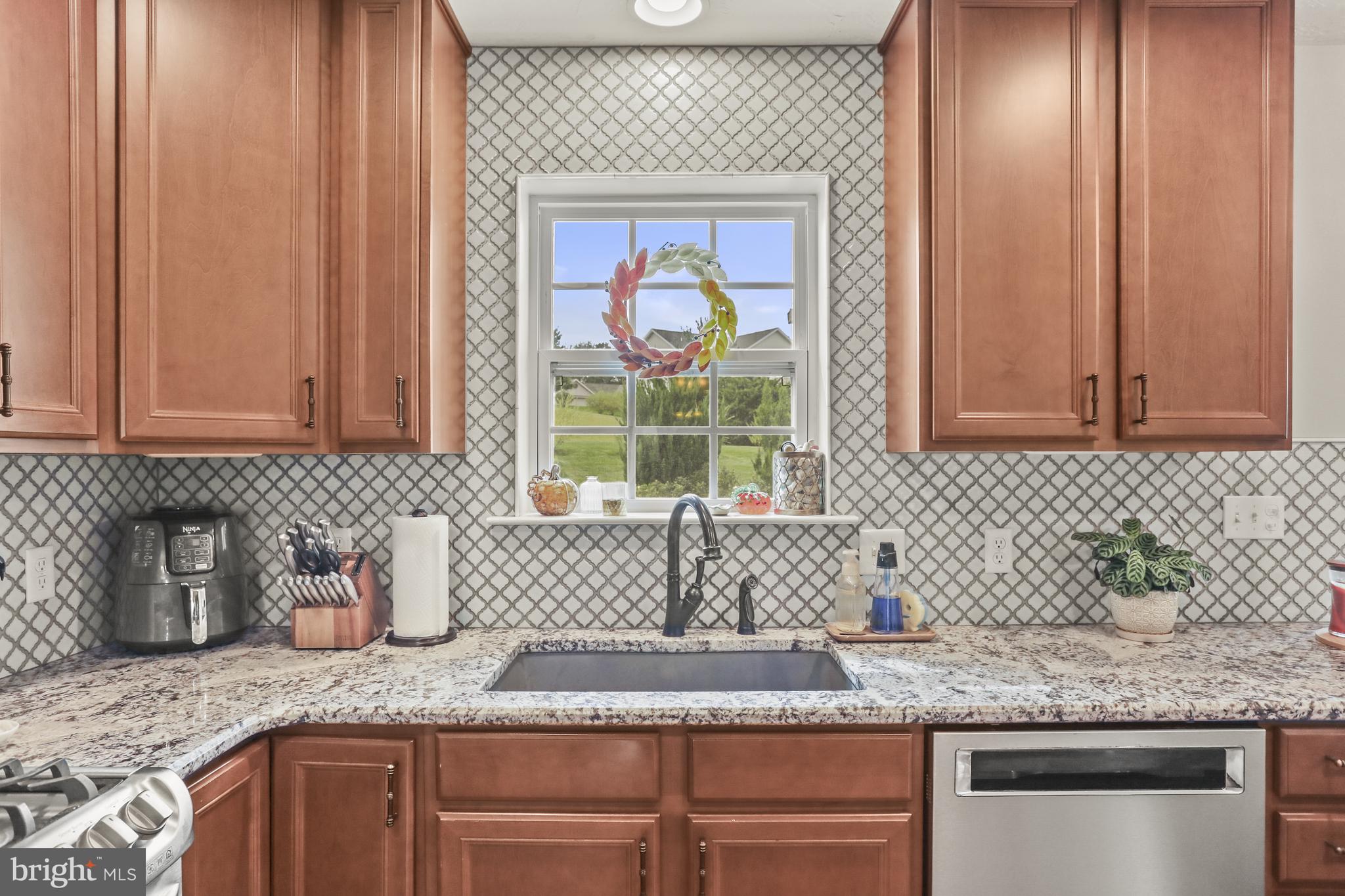 WHISPERING  RUN - Residential