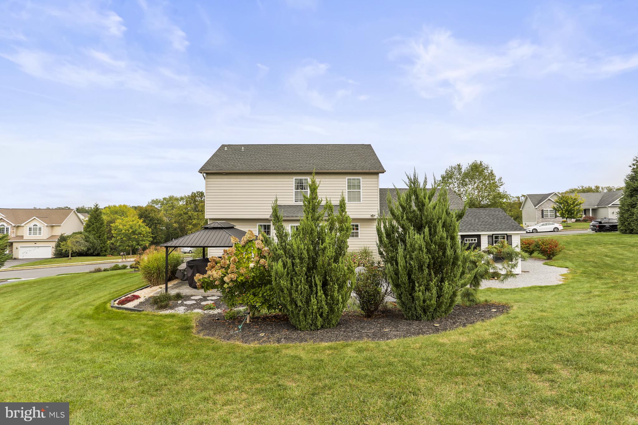 WHISPERING  RUN - Residential