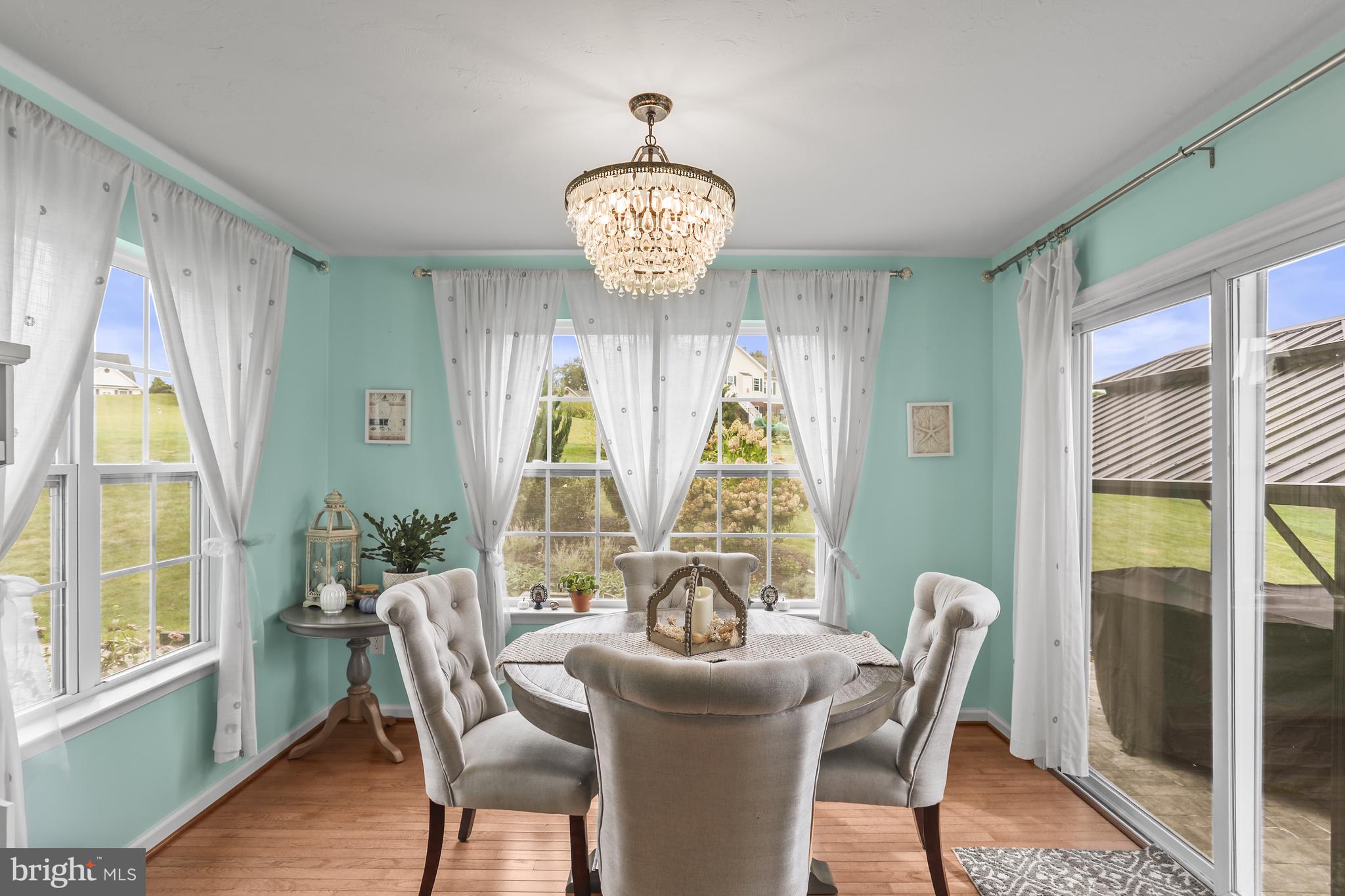 WHISPERING  RUN - Residential