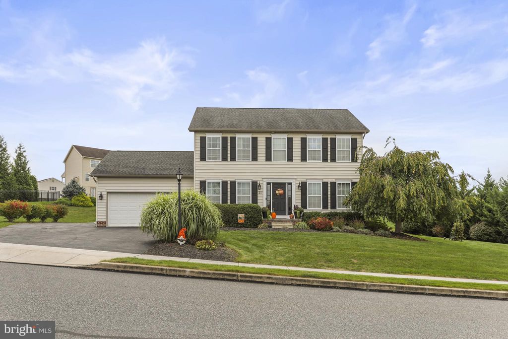Photo of 21 Tyler Drive, HANOVER, PA 17331 (MLS # PAYK2090990)