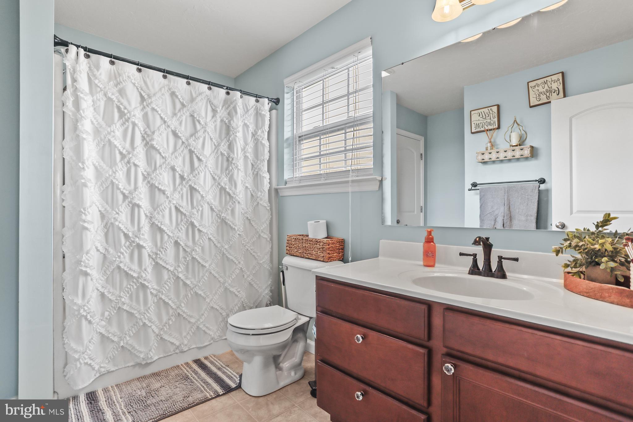 WHISPERING  RUN - Residential