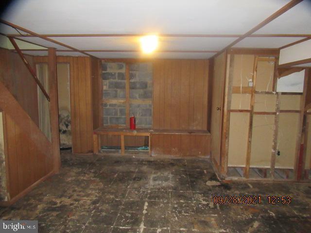 FOX RIDGE MANOR - Residential