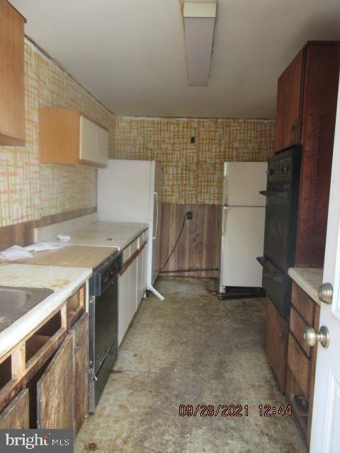 FOX RIDGE MANOR - Residential