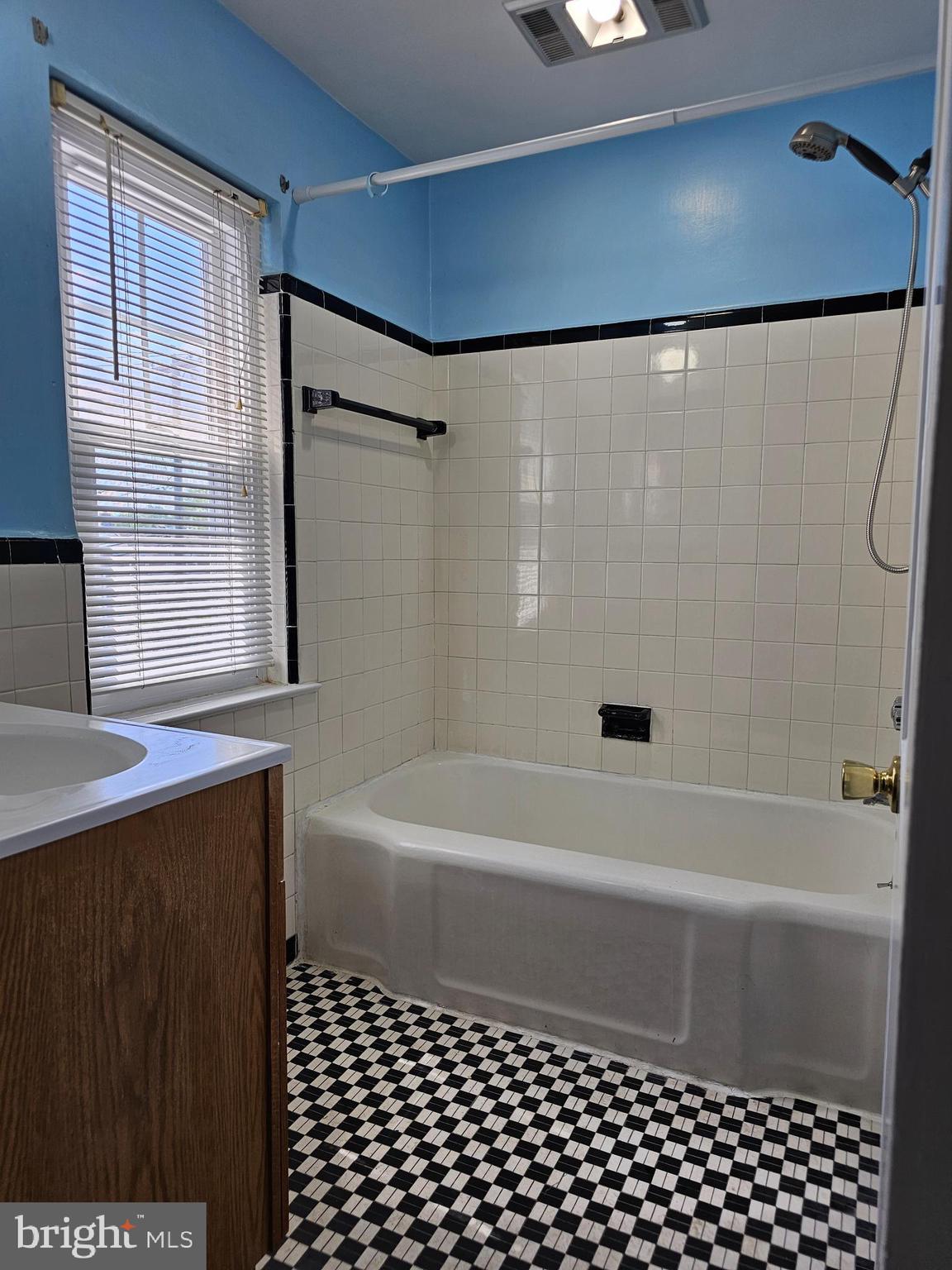 LEEDOM ESTS - Residential