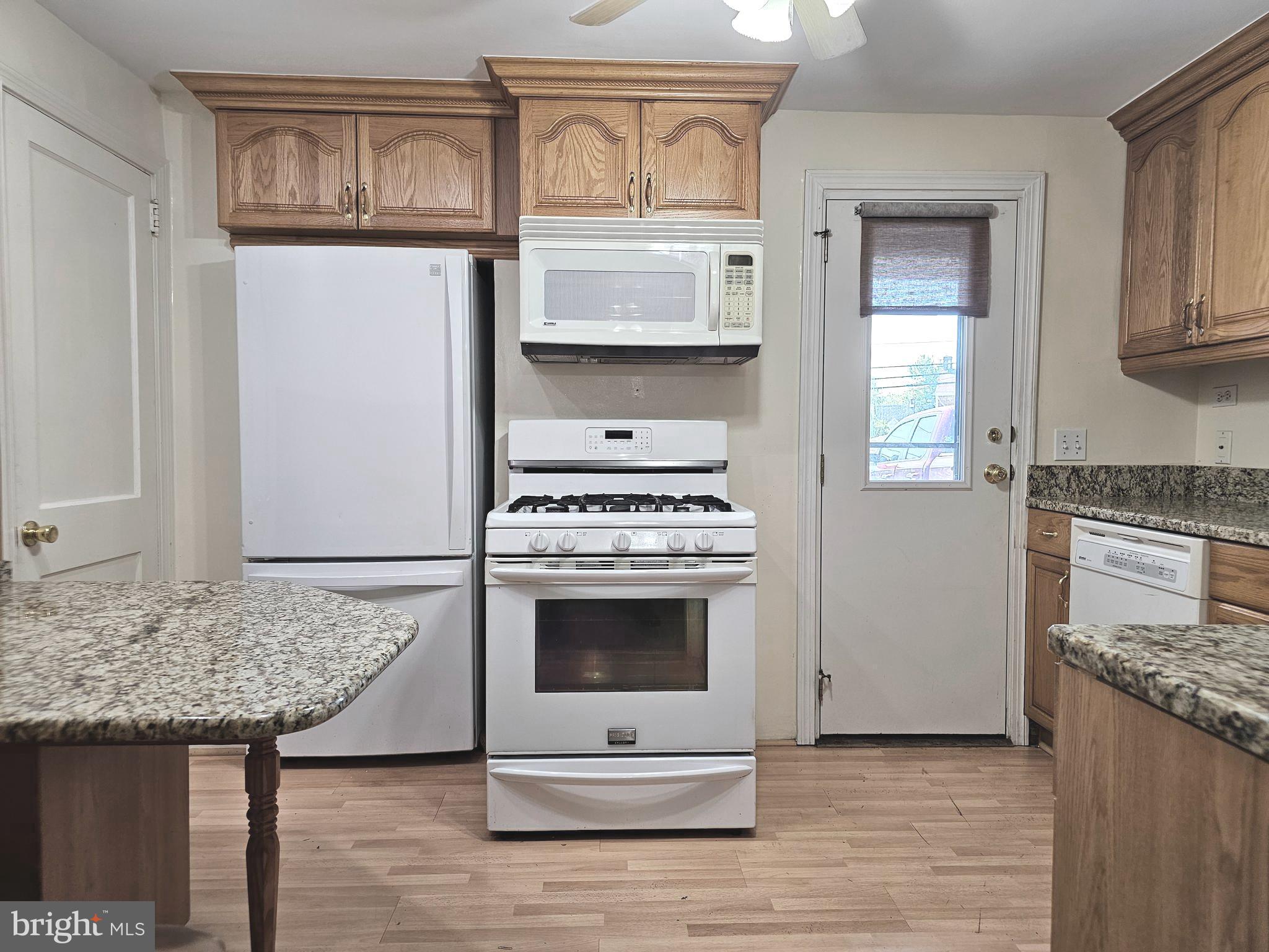 LEEDOM ESTS - Residential