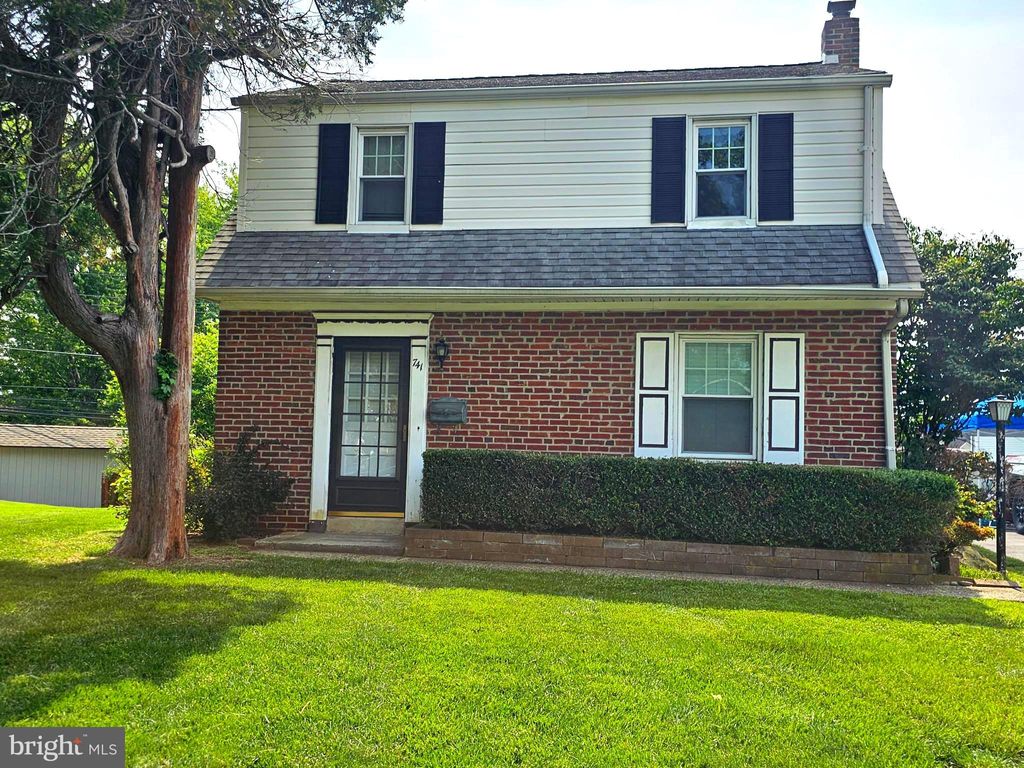 Photo of 741 Stockton Circle, RIDLEY PARK, PA 19078 (MLS # PADE2090998)