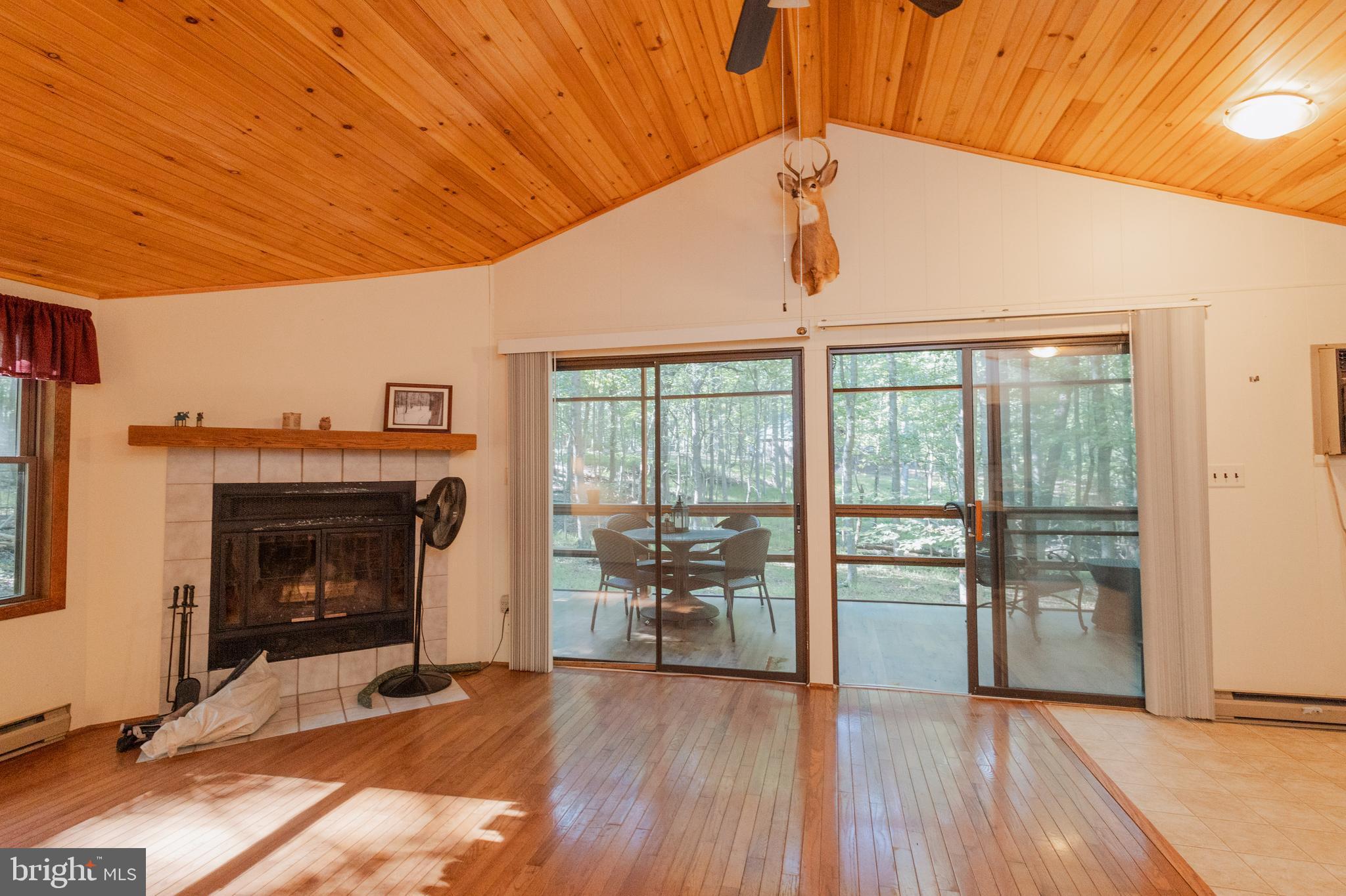 THE WOODS - Residential