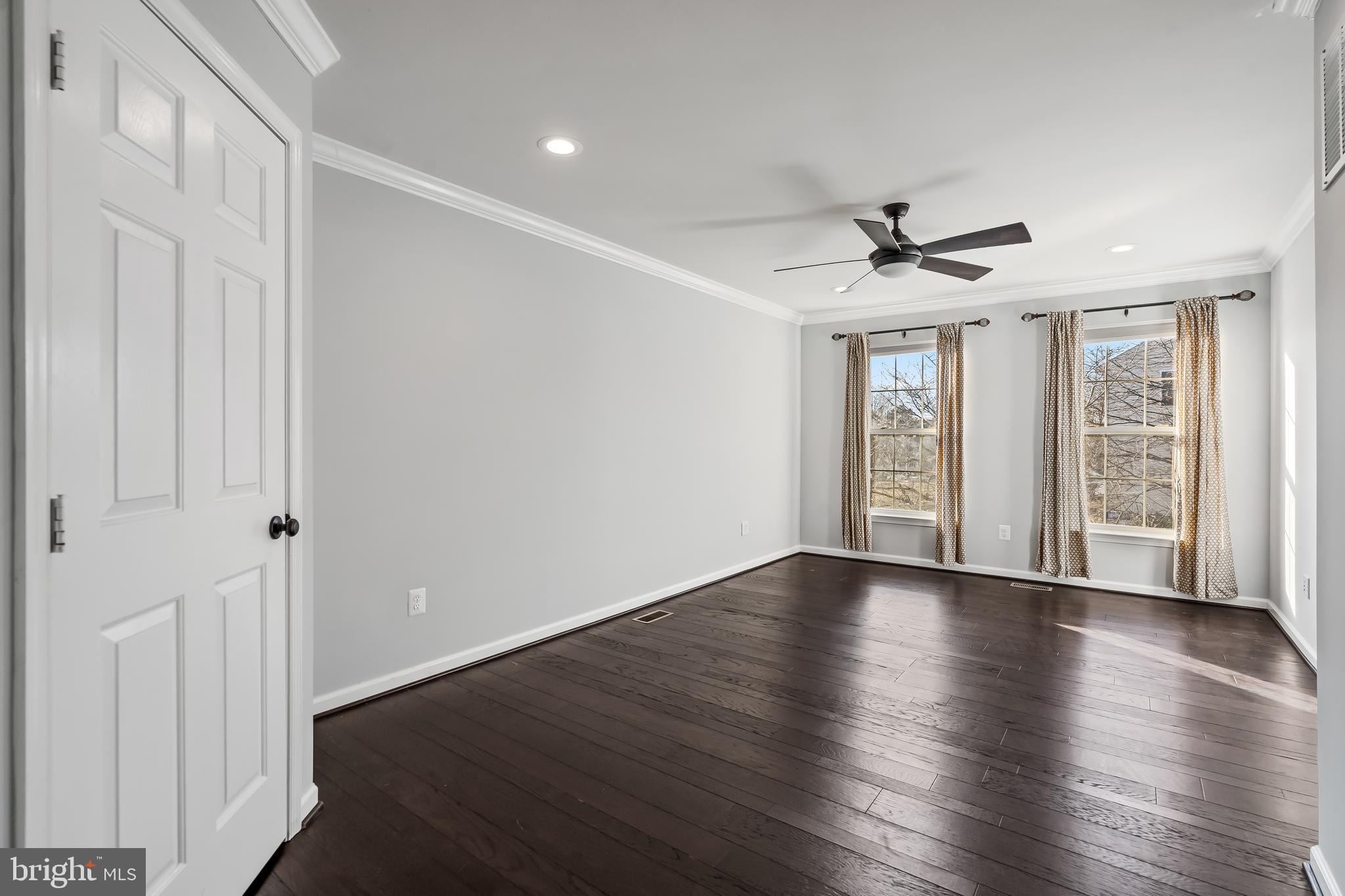 SOUTH RIDING - Residential Lease