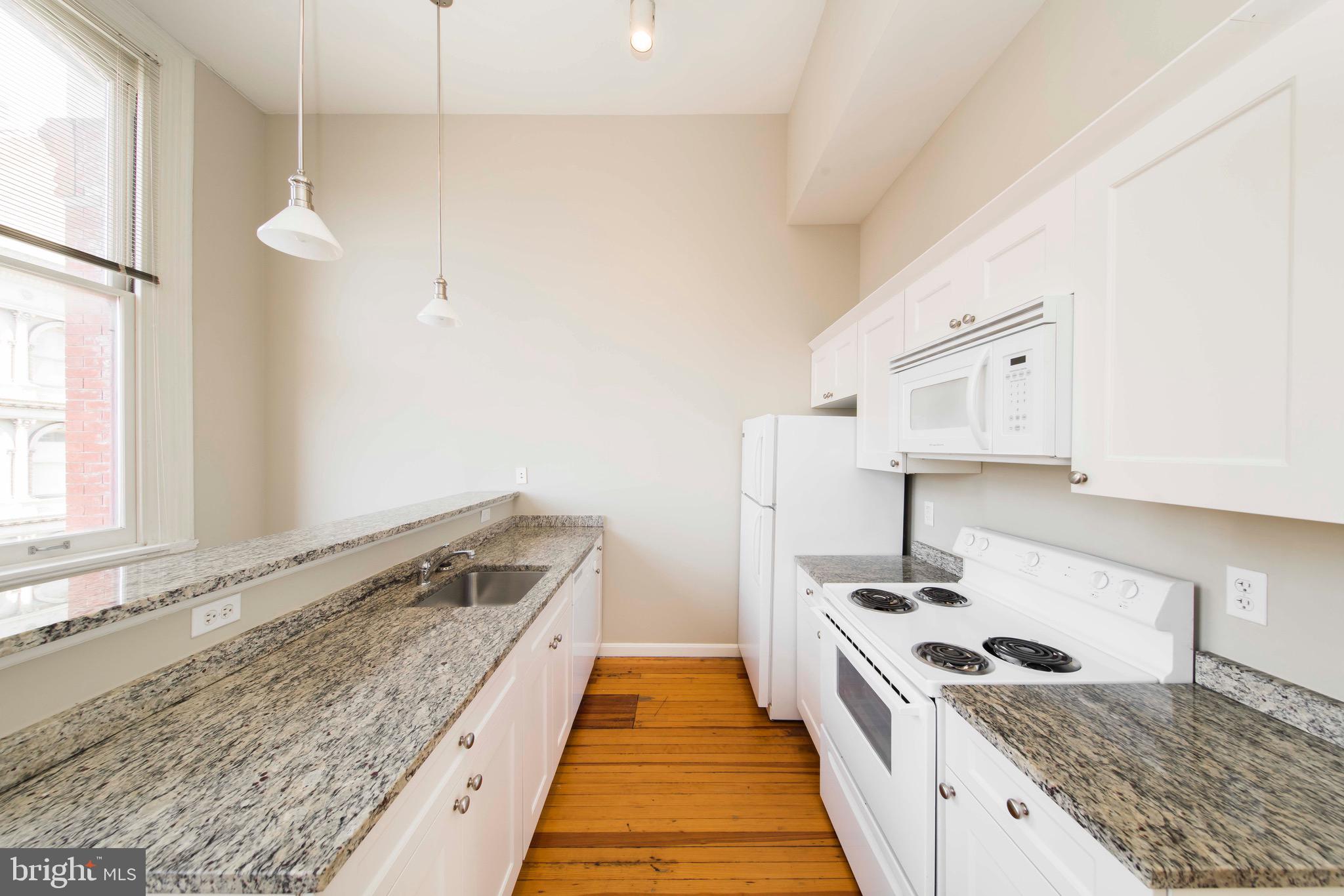 DOWNTOWN - Residential Lease