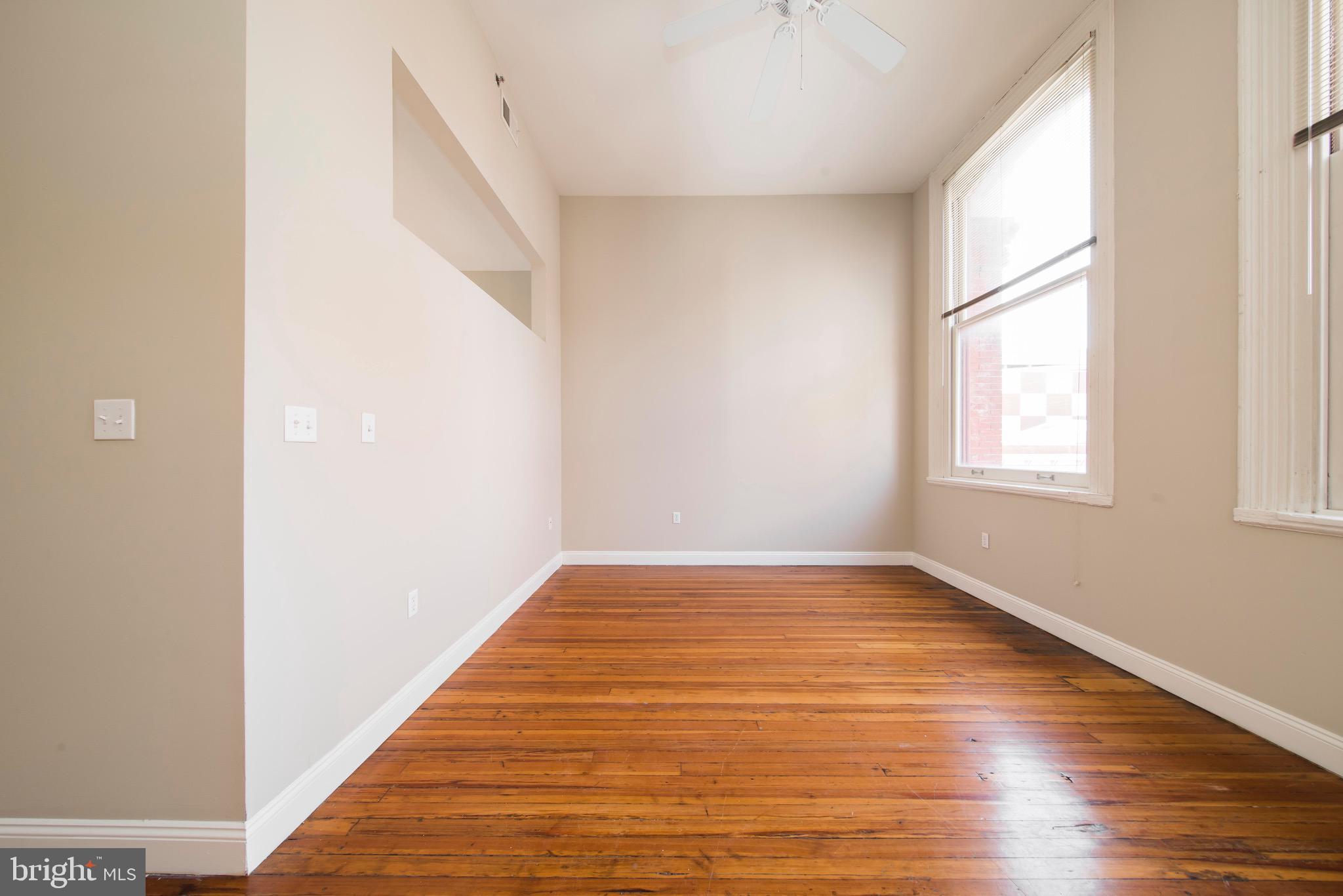 DOWNTOWN - Residential Lease