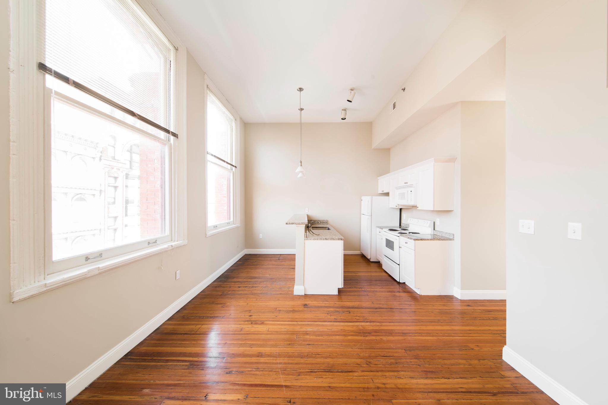DOWNTOWN - Residential Lease