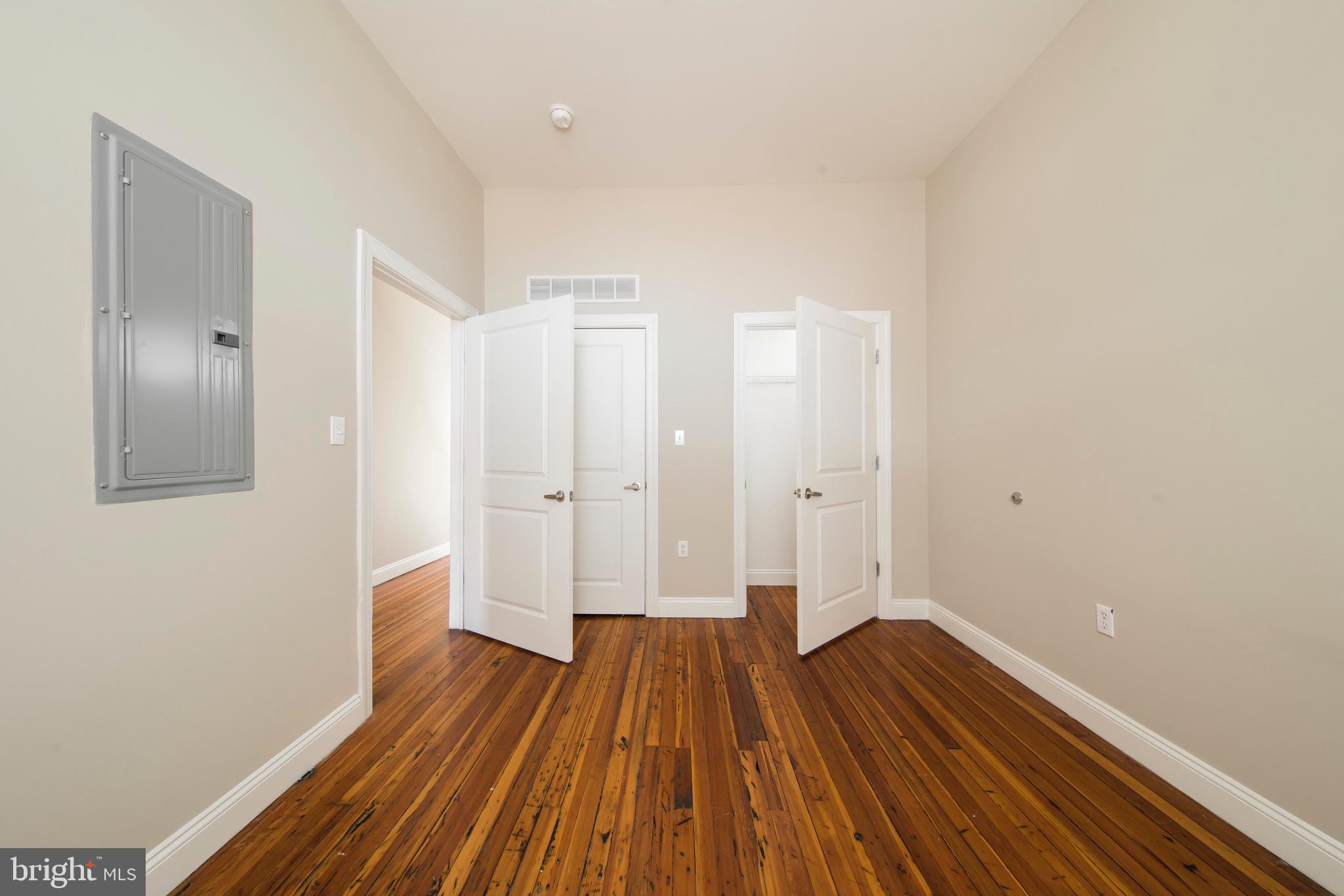 DOWNTOWN - Residential Lease