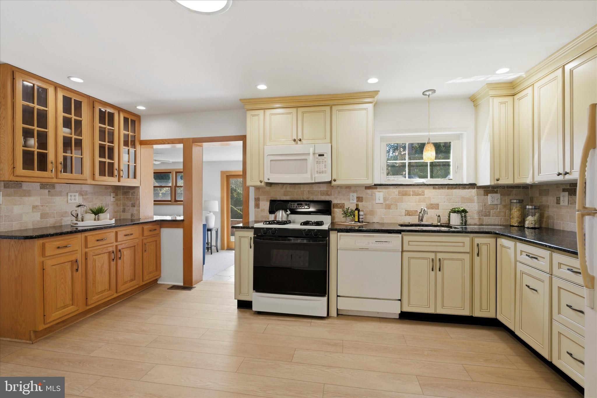 WOODMERE PARK - Residential