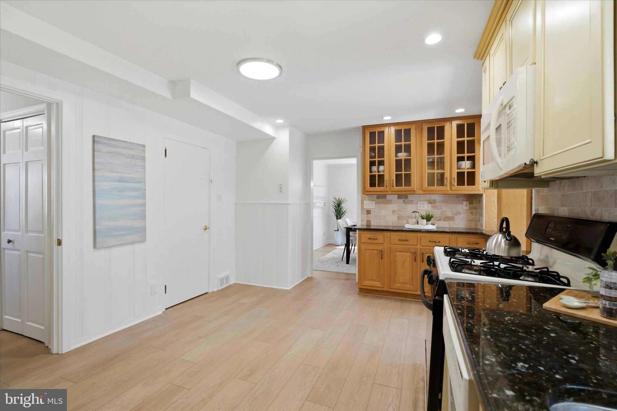 WOODMERE PARK - Residential