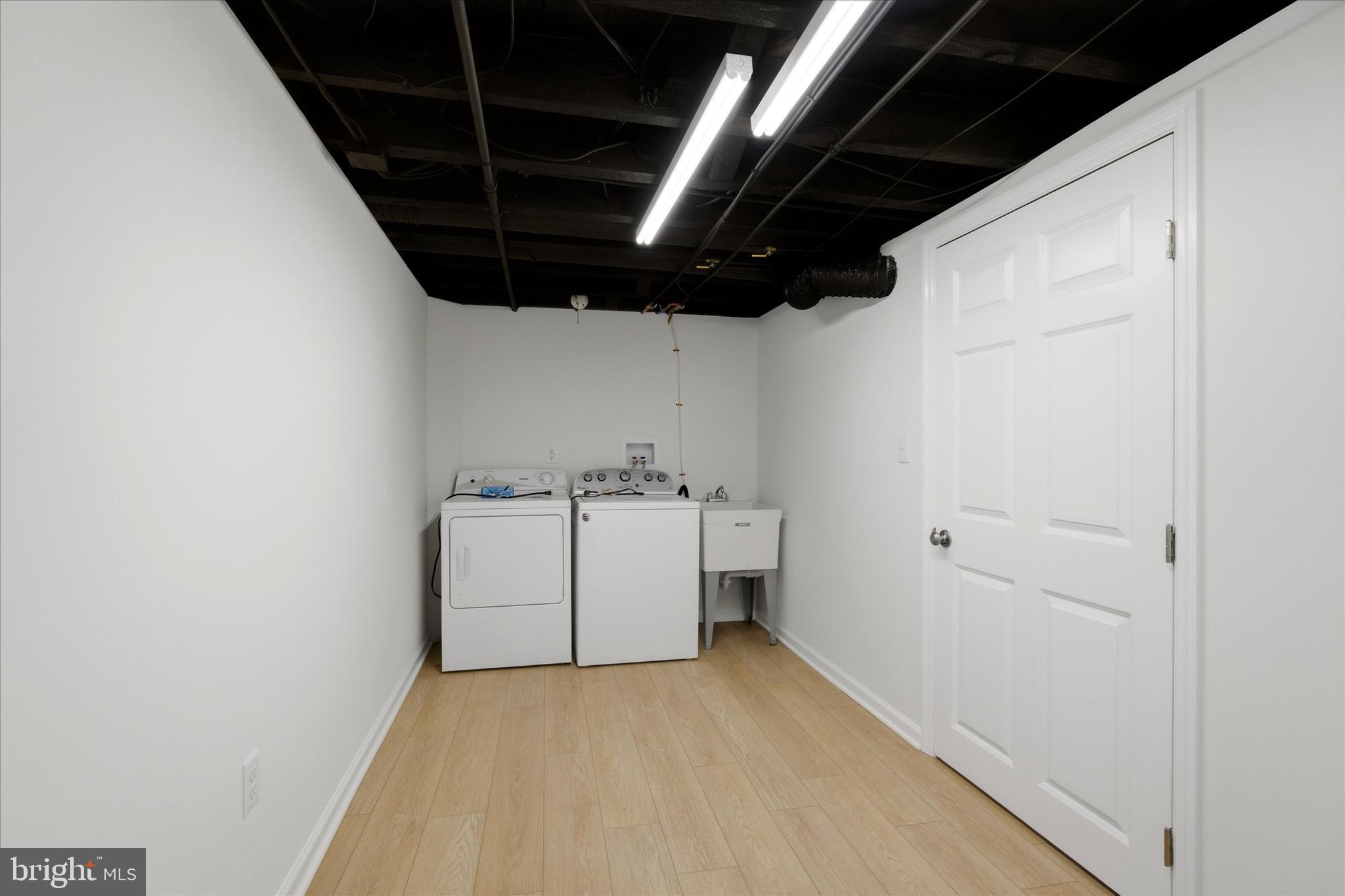 WOODMERE PARK - Residential