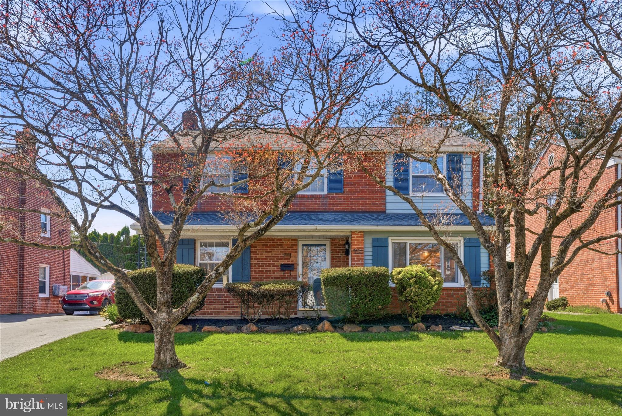 WOODMERE PARK - Residential