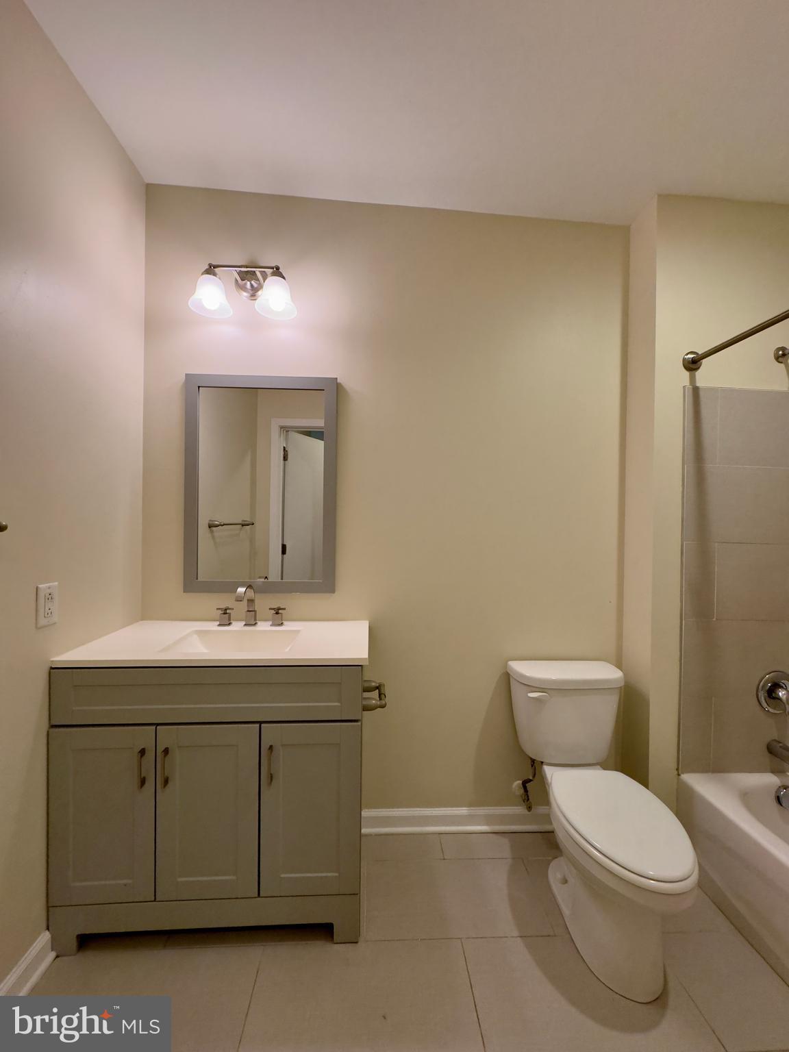 DOWNTOWN - Residential Lease