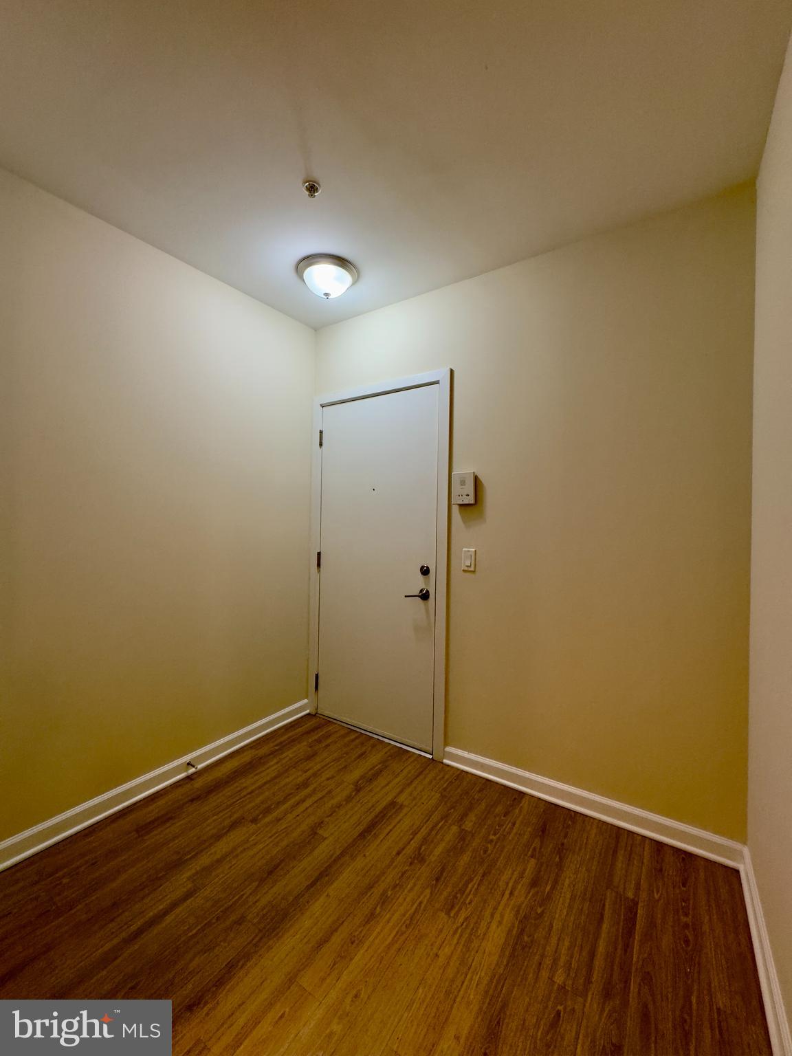 DOWNTOWN - Residential Lease