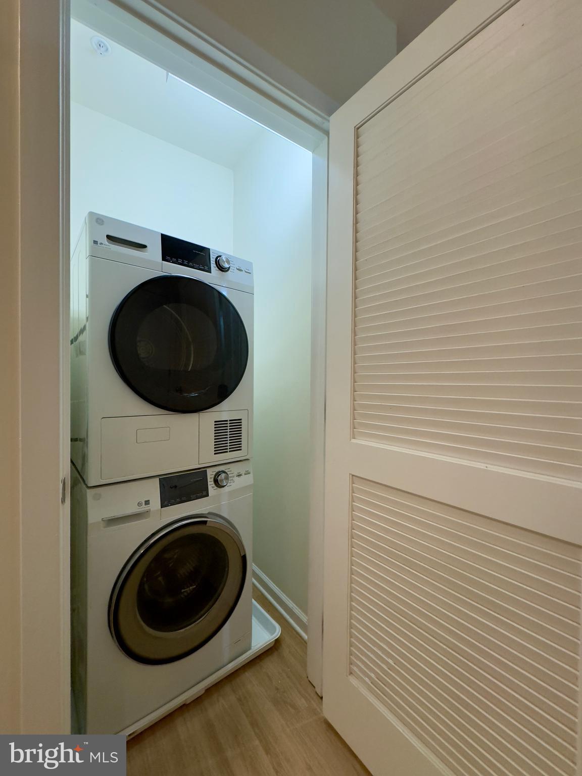 DOWNTOWN - Residential Lease