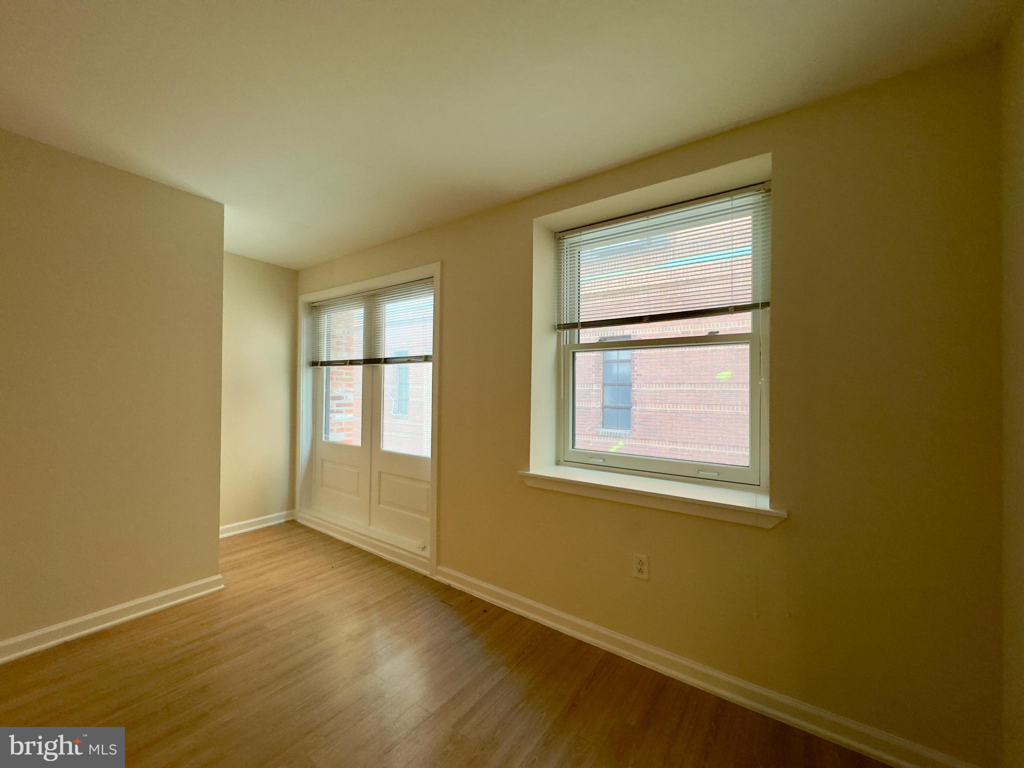 DOWNTOWN - Residential Lease