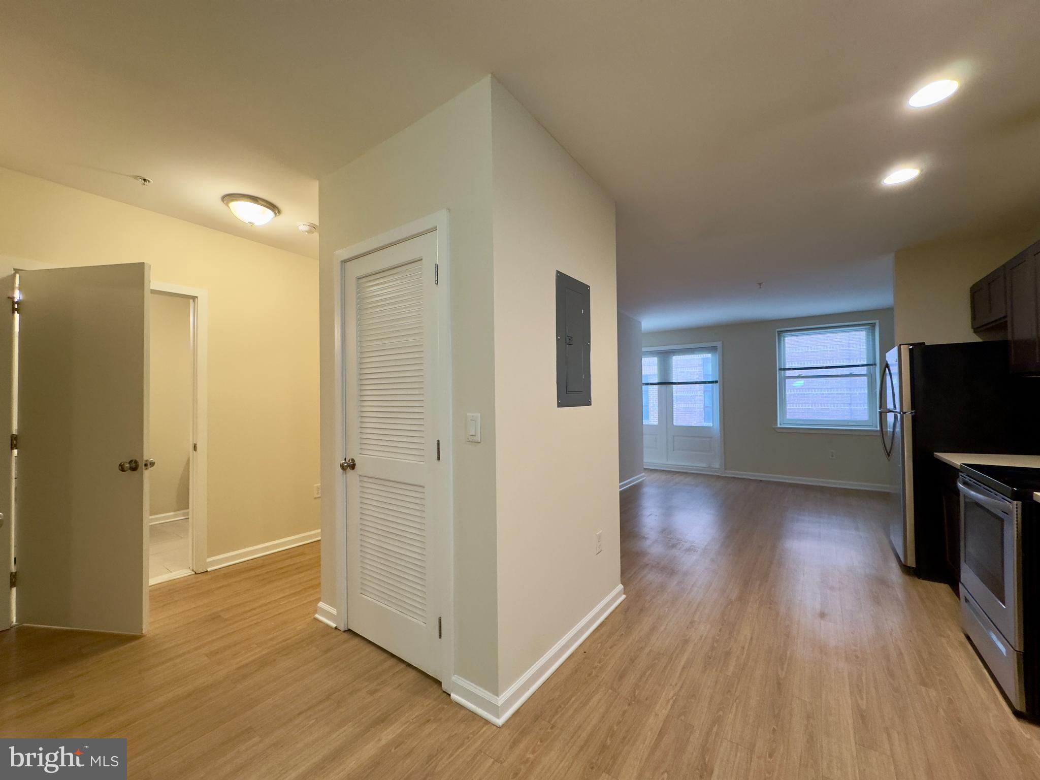 DOWNTOWN - Residential Lease