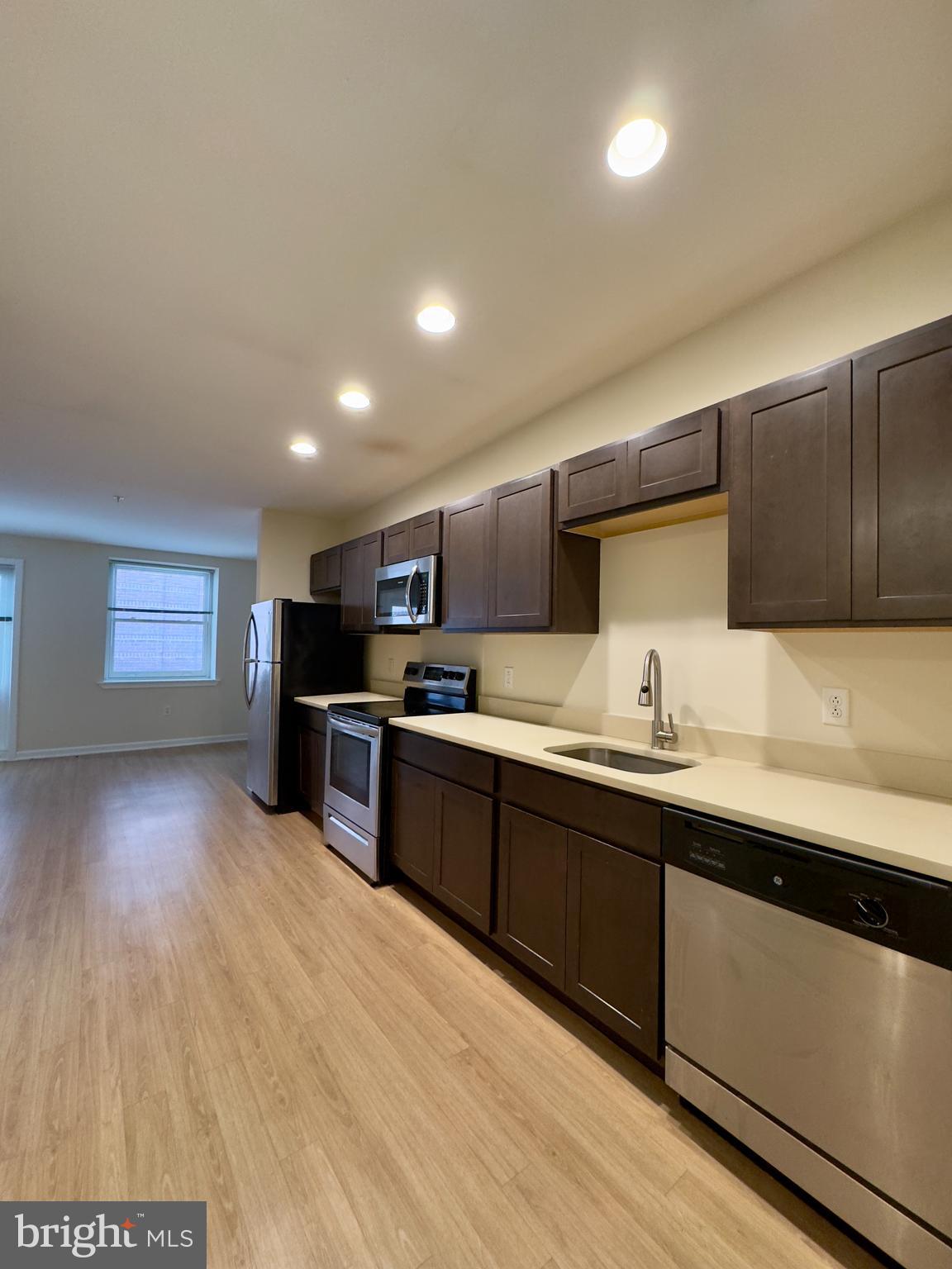 DOWNTOWN - Residential Lease