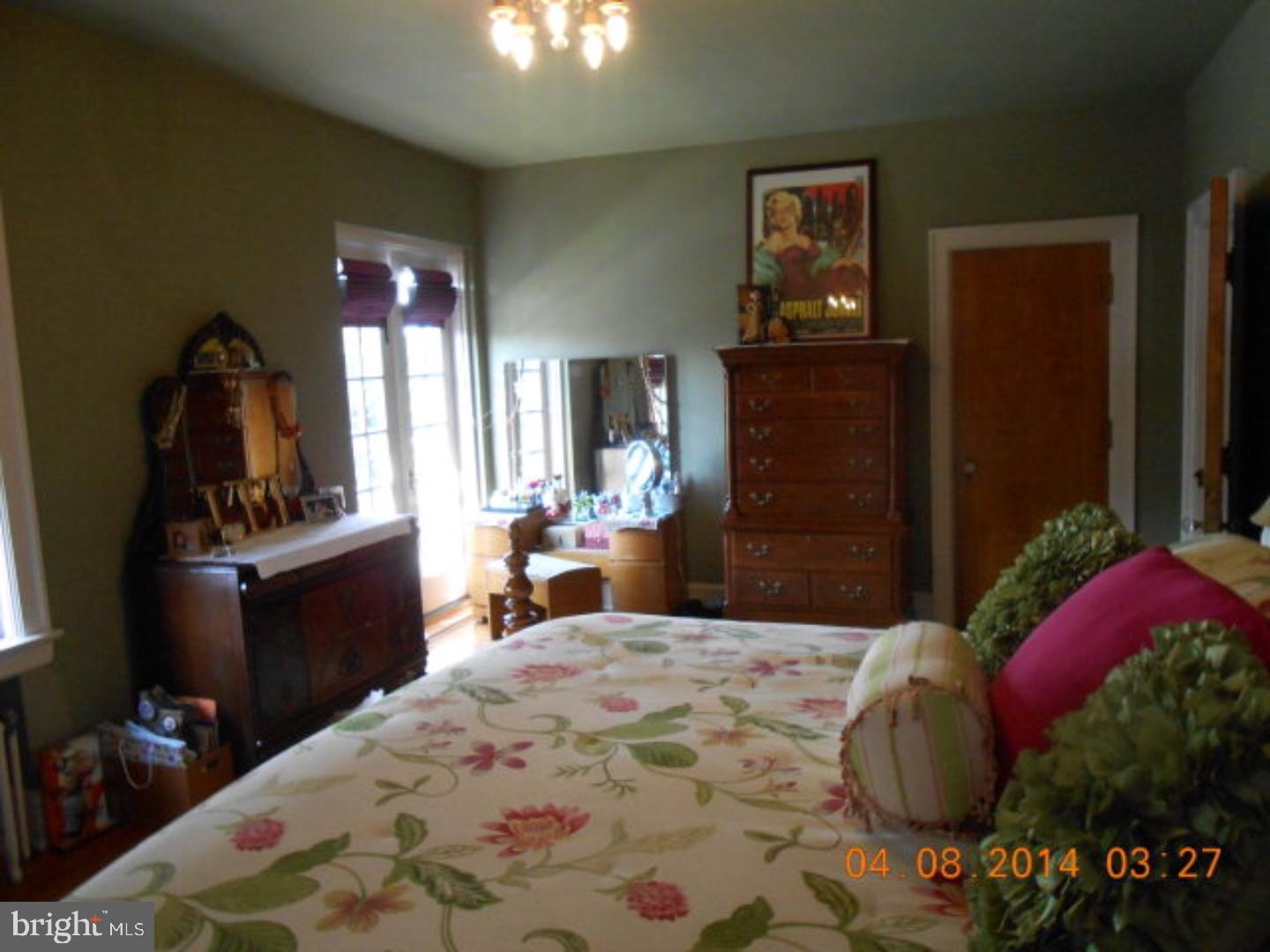 YORKVILLE - Residential