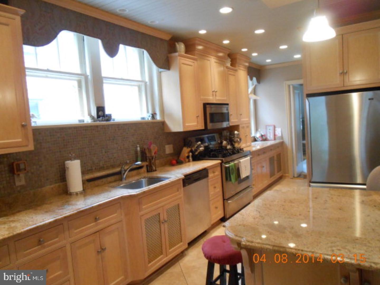 YORKVILLE - Residential