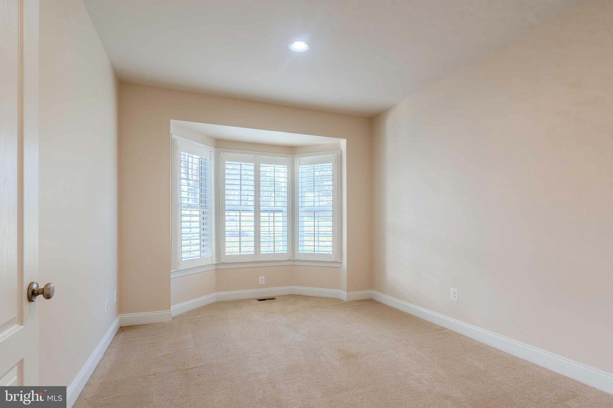 DOMINION VALLEY COUNTRY CLUB - Residential Lease