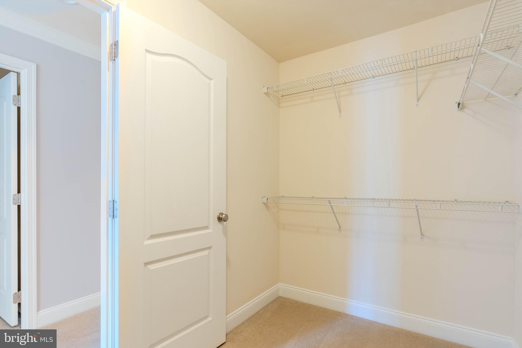 DOMINION VALLEY COUNTRY CLUB - Residential Lease