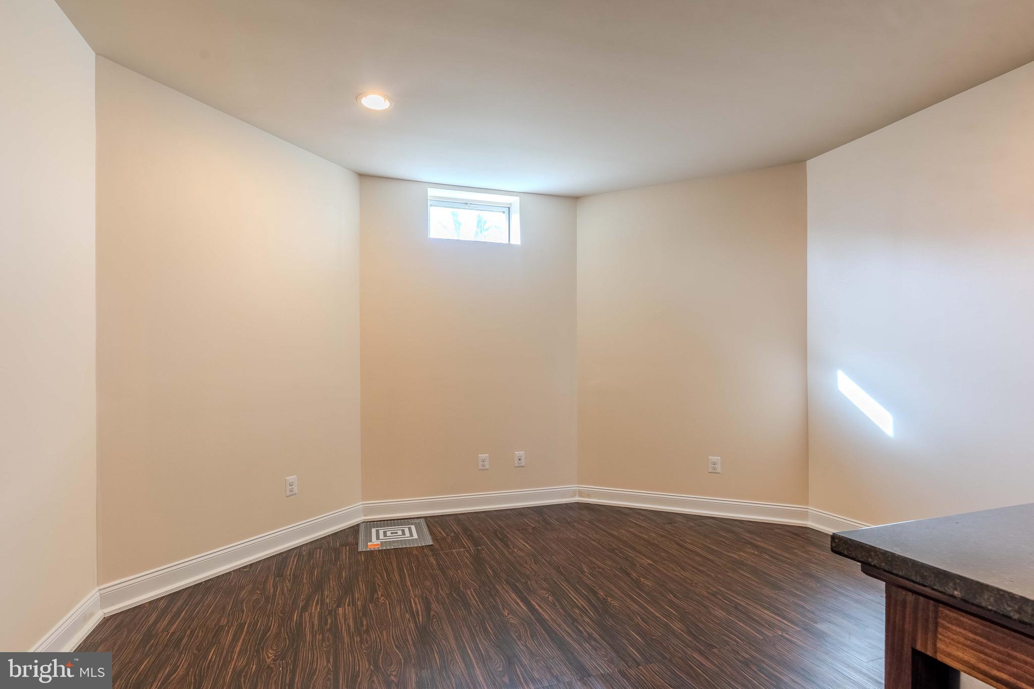 DOMINION VALLEY COUNTRY CLUB - Residential Lease