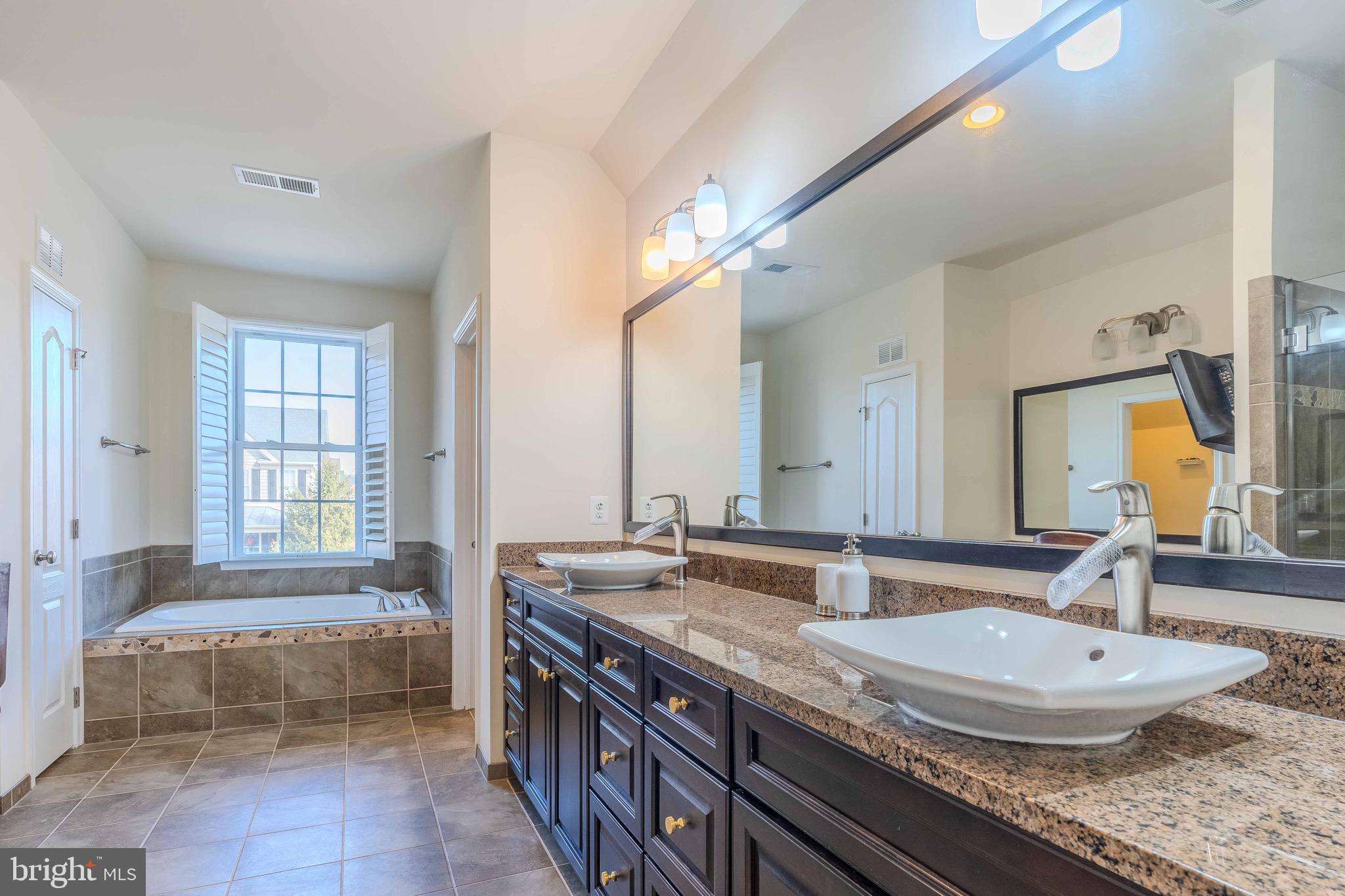 DOMINION VALLEY COUNTRY CLUB - Residential Lease