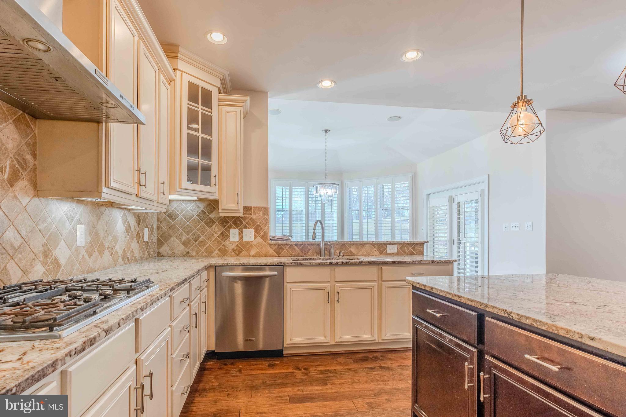 DOMINION VALLEY COUNTRY CLUB - Residential Lease