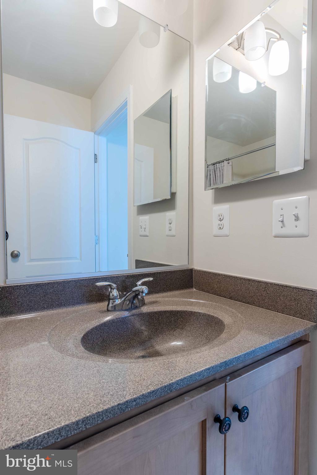 DOMINION VALLEY COUNTRY CLUB - Residential Lease