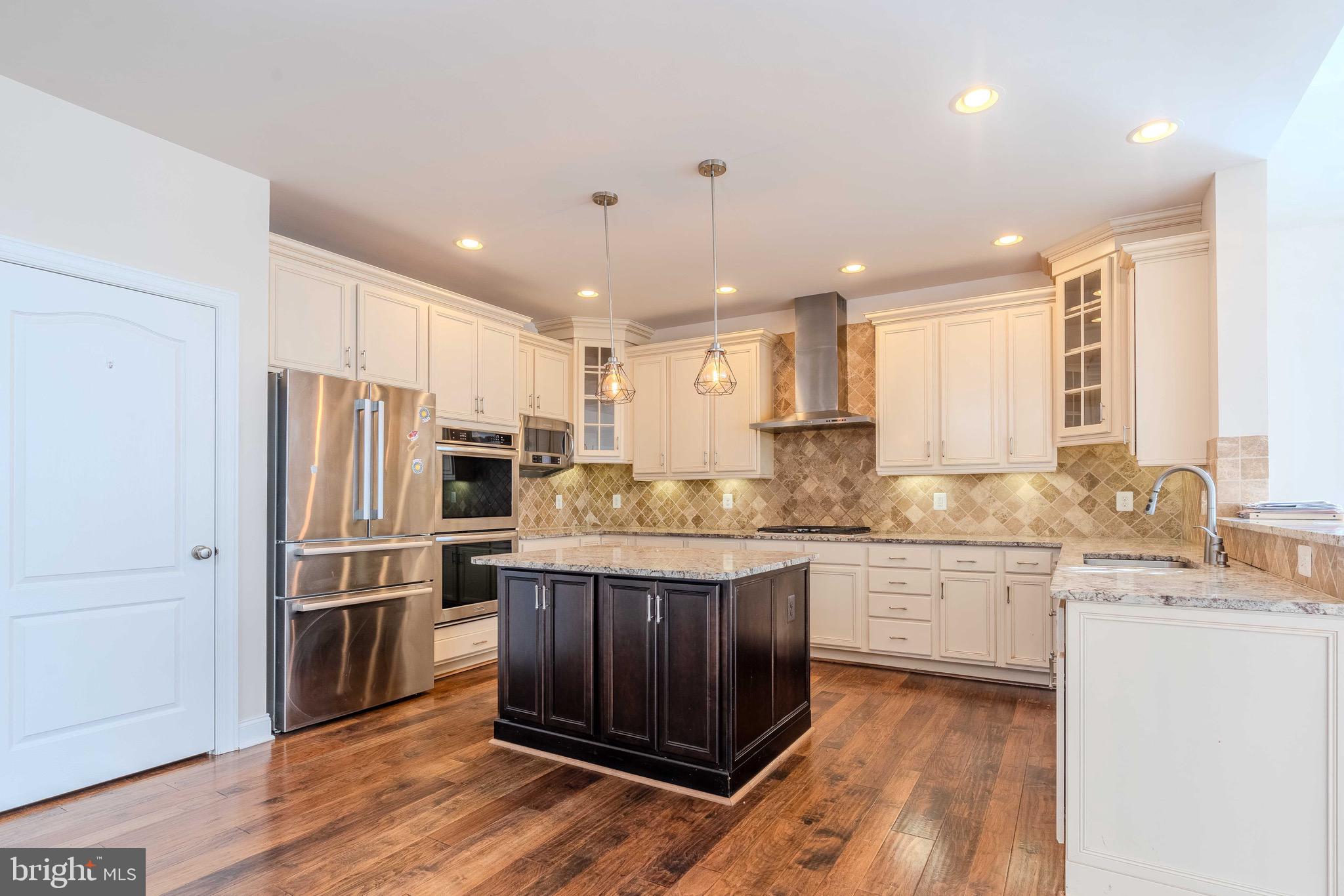 DOMINION VALLEY COUNTRY CLUB - Residential Lease