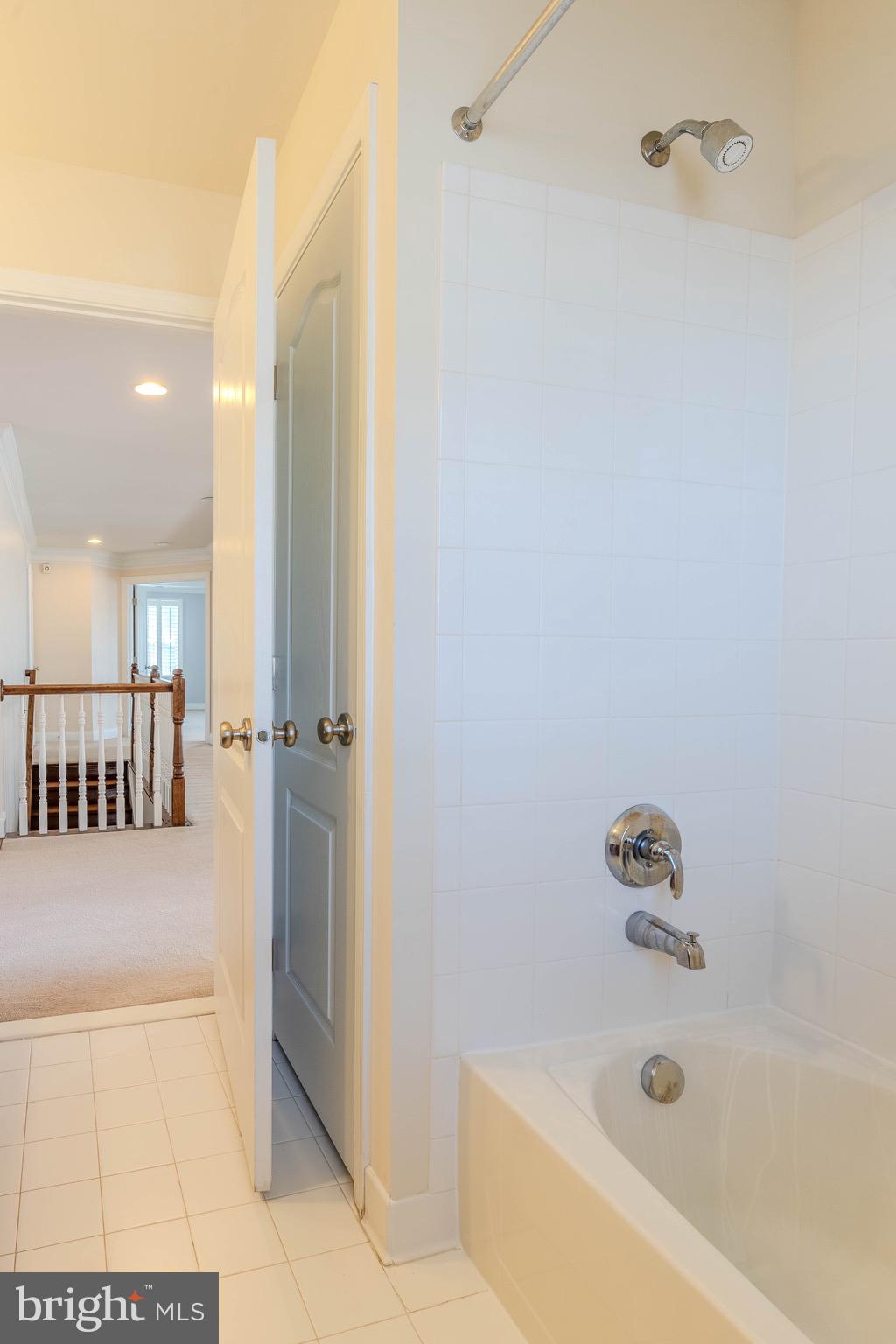 DOMINION VALLEY COUNTRY CLUB - Residential Lease