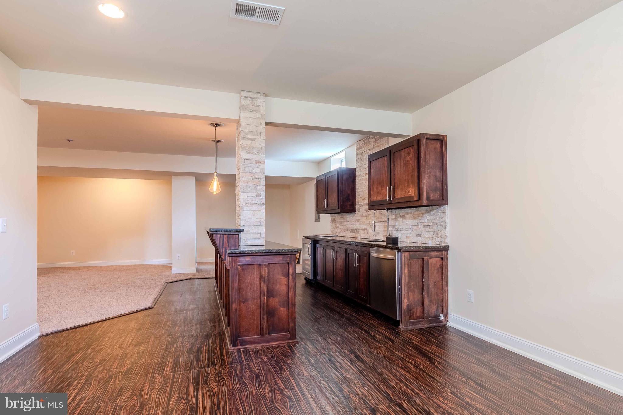 DOMINION VALLEY COUNTRY CLUB - Residential Lease