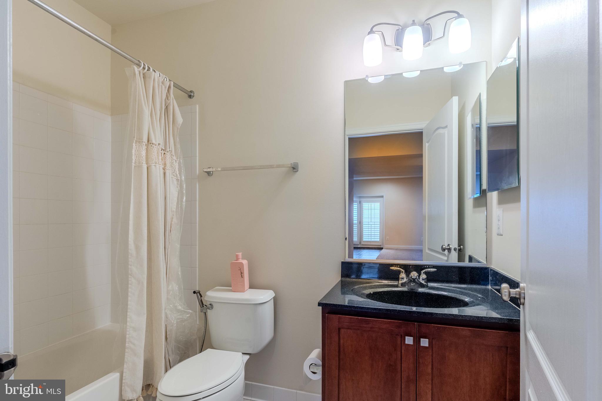 DOMINION VALLEY COUNTRY CLUB - Residential Lease