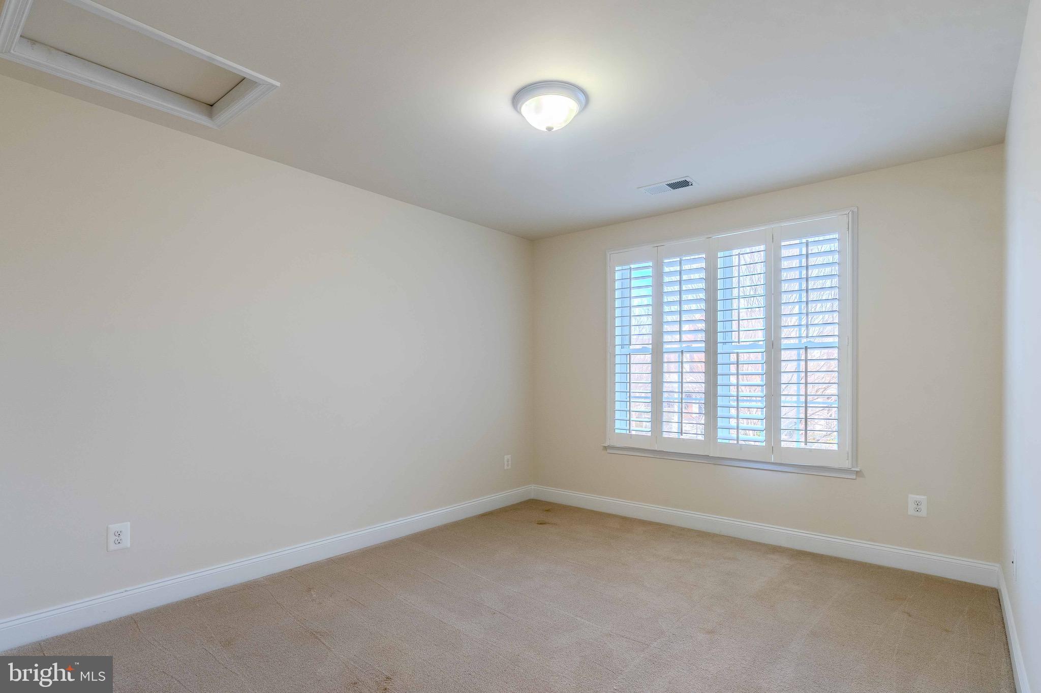 DOMINION VALLEY COUNTRY CLUB - Residential Lease